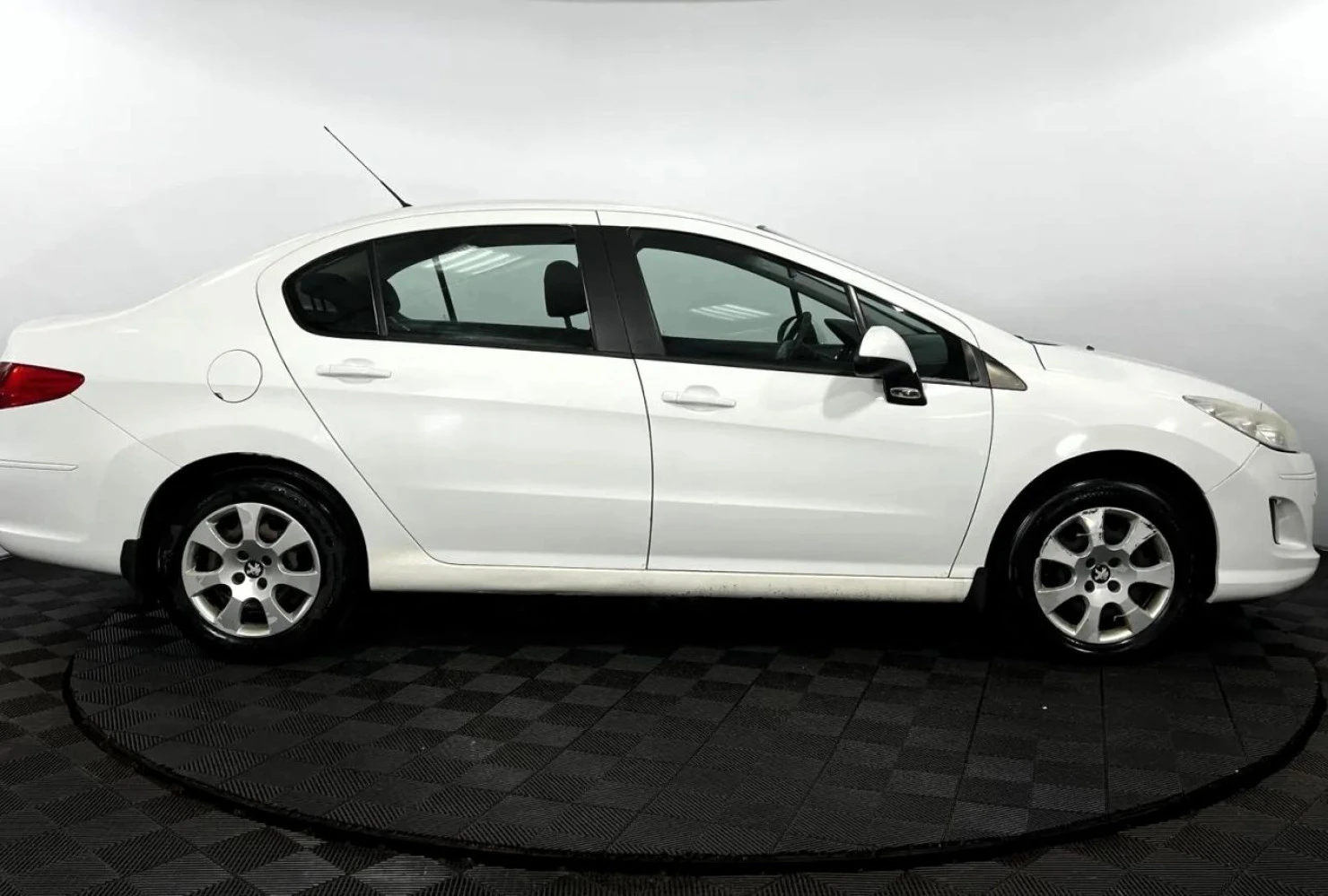 Peugeot 408, 2013