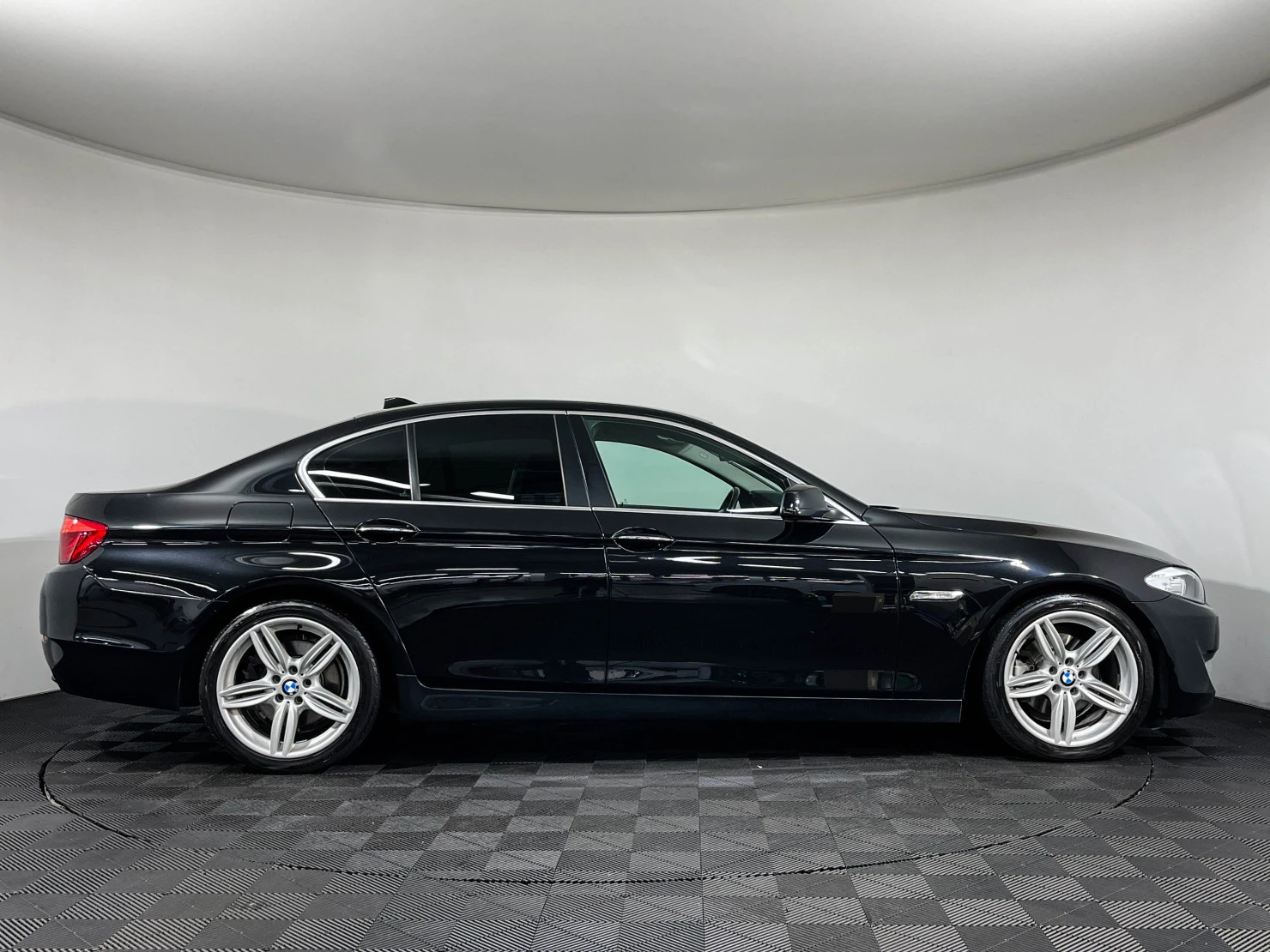 BMW 5 серии, 2013