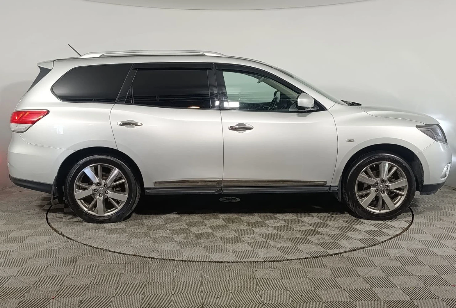 Nissan Pathfinder, 2014