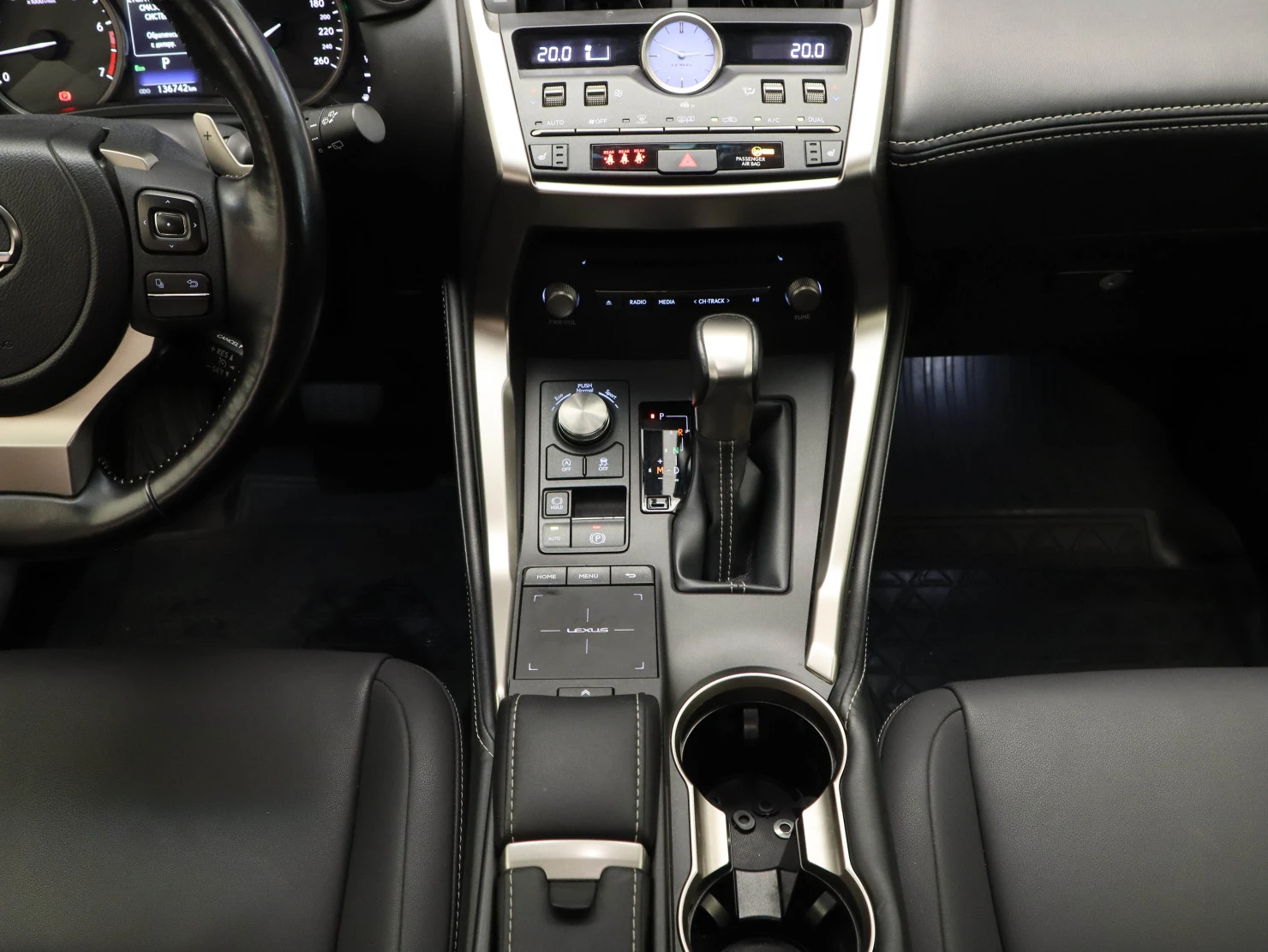 Lexus NX, 2021