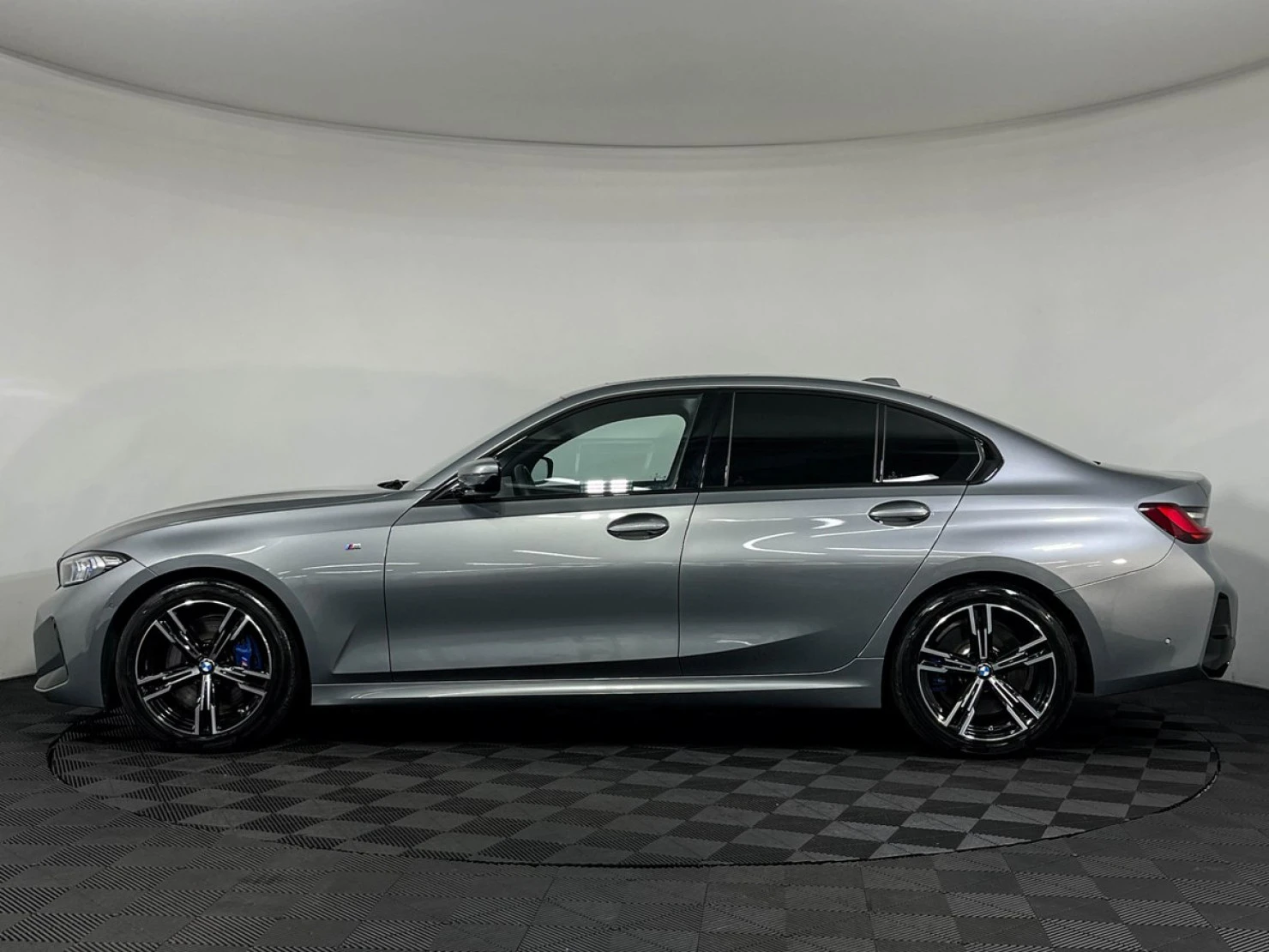 BMW 3 серии, 2024