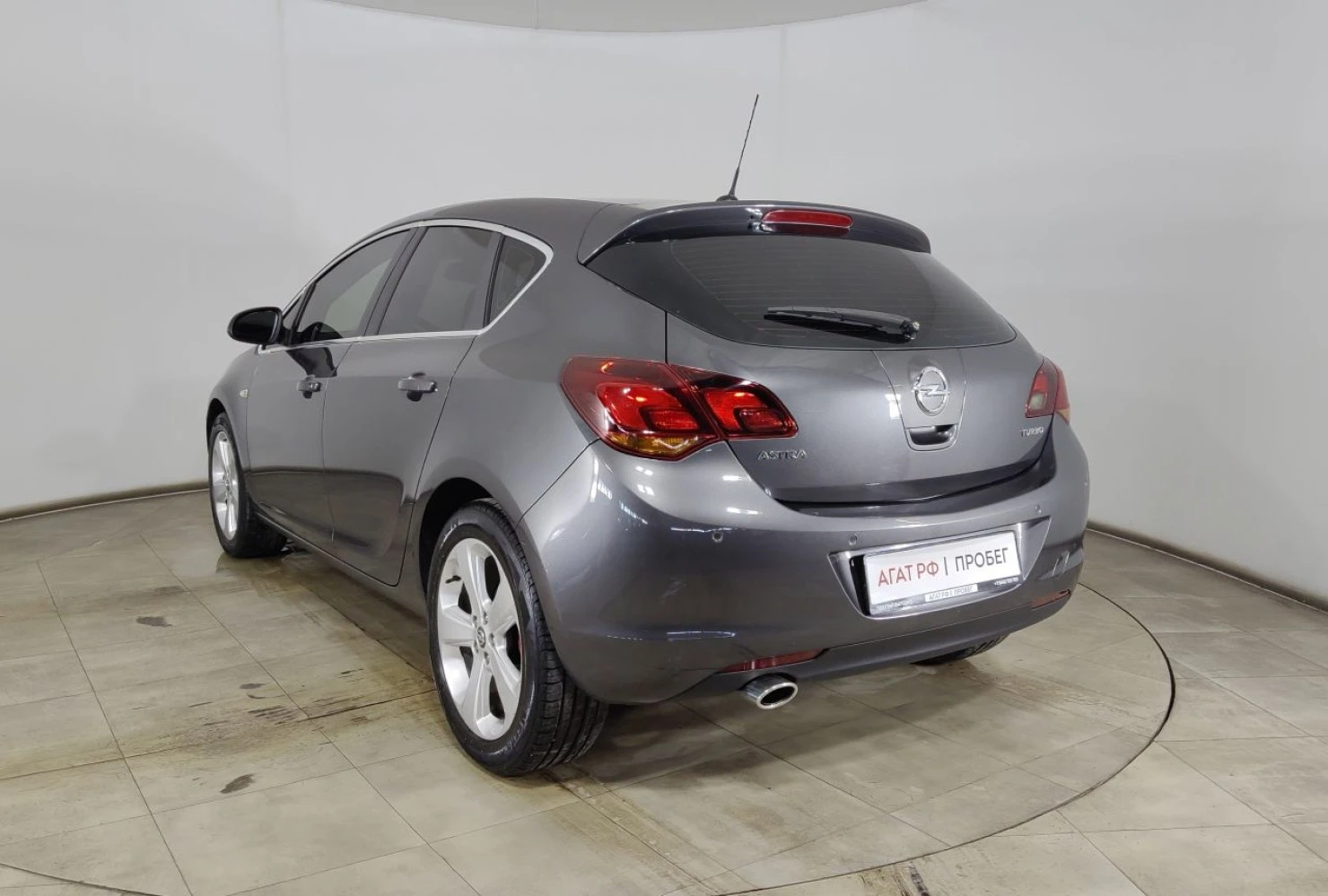 Opel Astra, 2011