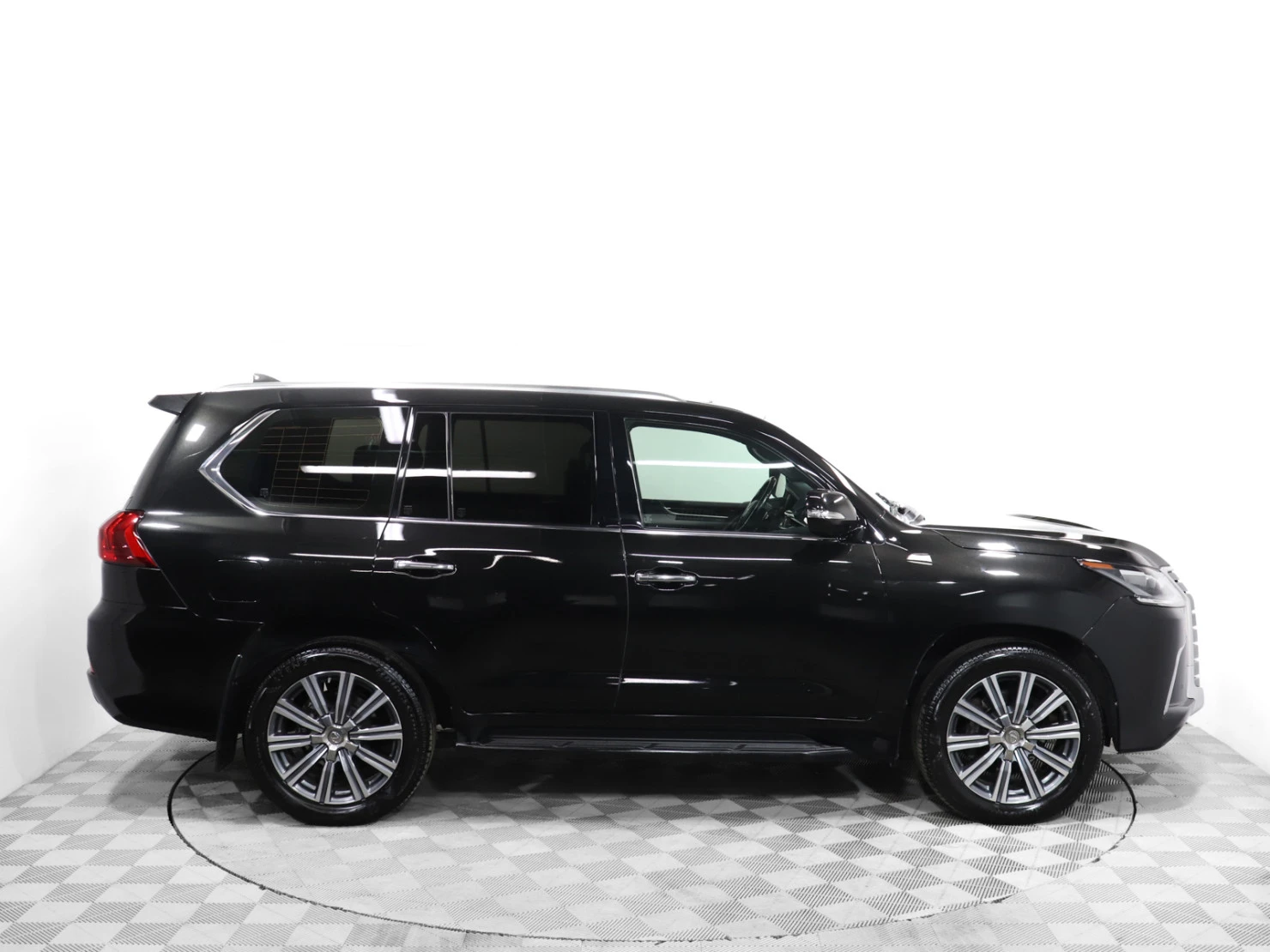 Lexus LX, 2016