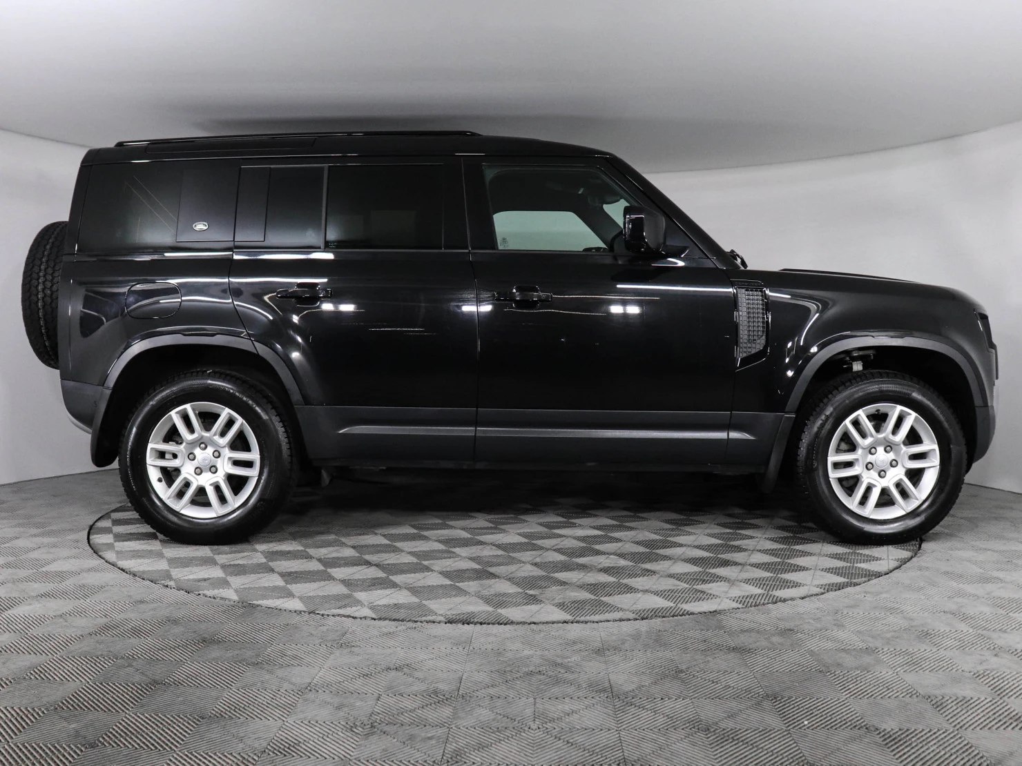Land Rover Defender, 2022