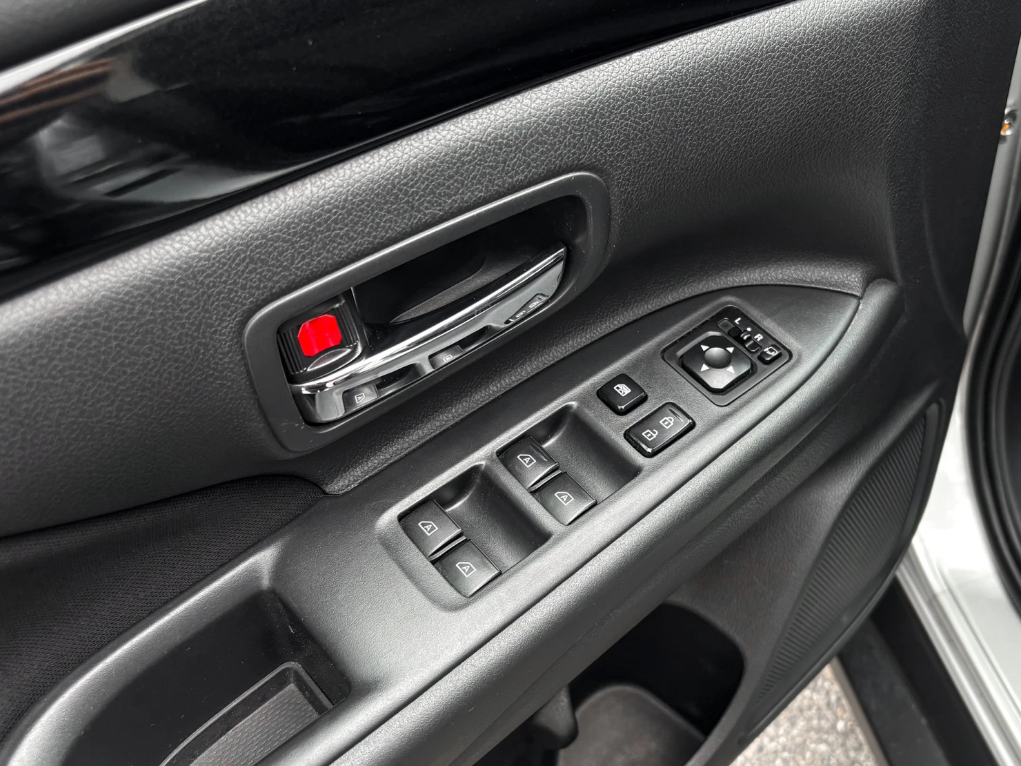 Mitsubishi OUTLANDER, 2021