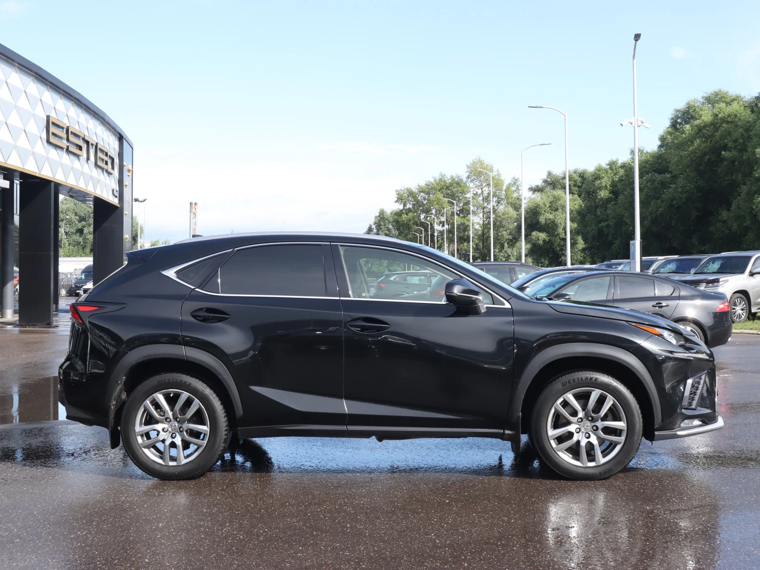 Lexus NX, 2017