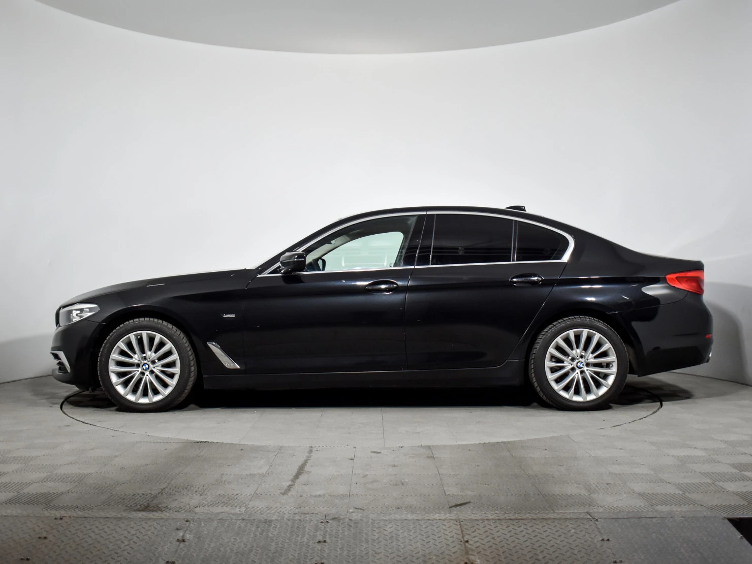BMW 5 серии, 2017