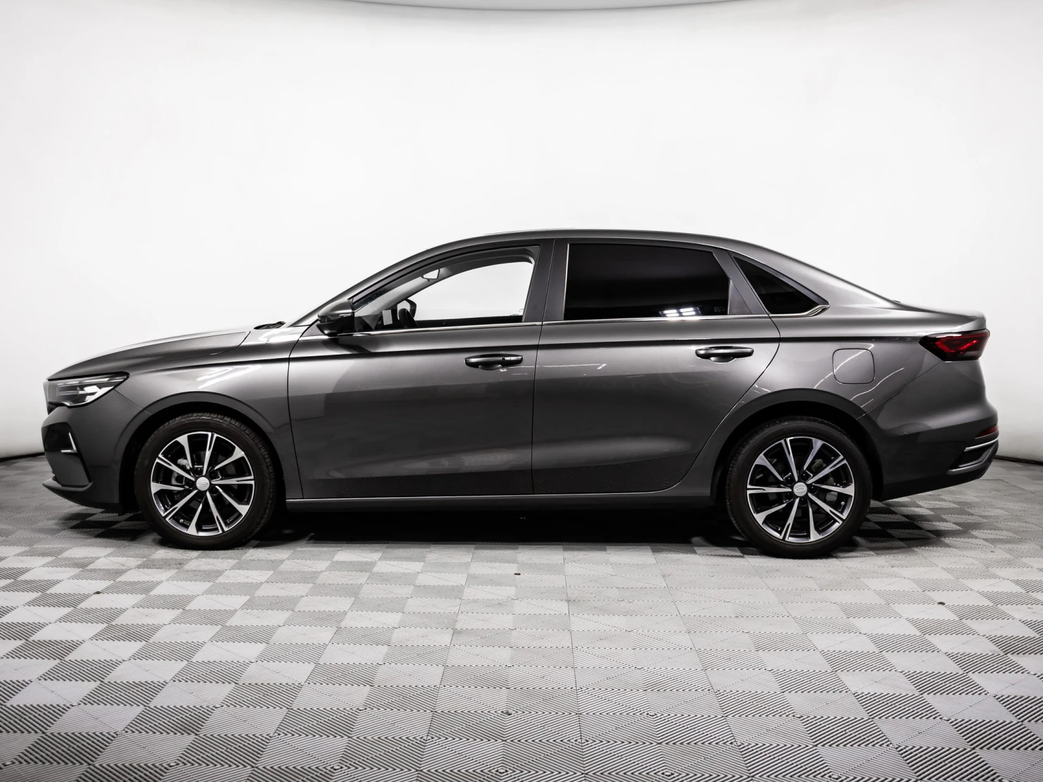 Geely Emgrand, 2024
