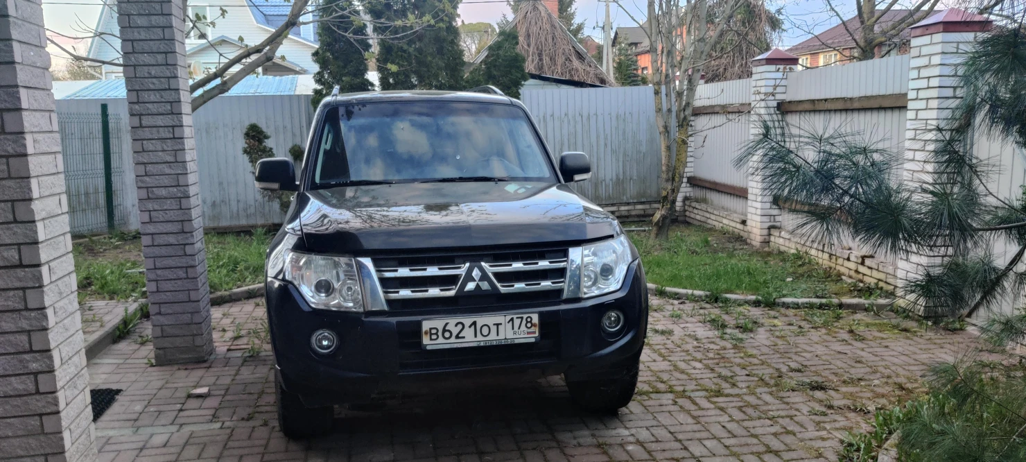 Mitsubishi PAJERO, 2012