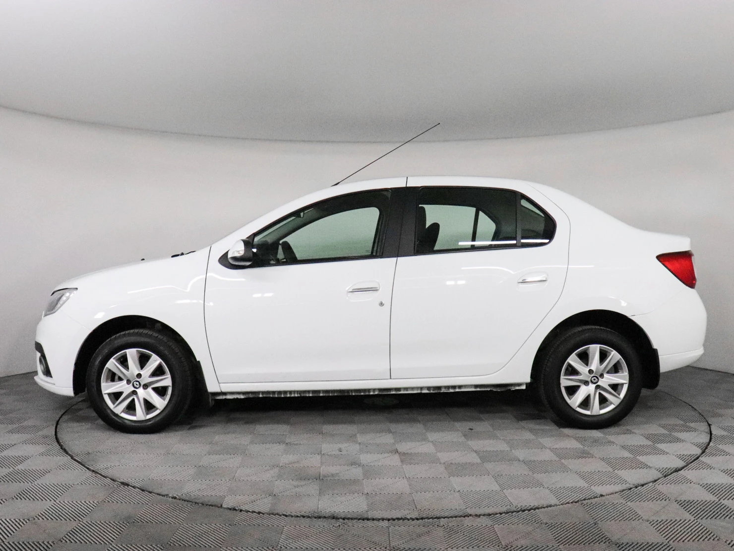 Renault Logan, 2019
