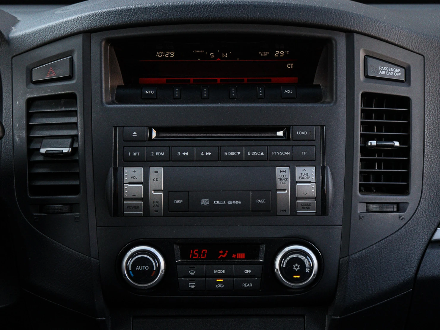 Mitsubishi PAJERO, 2011