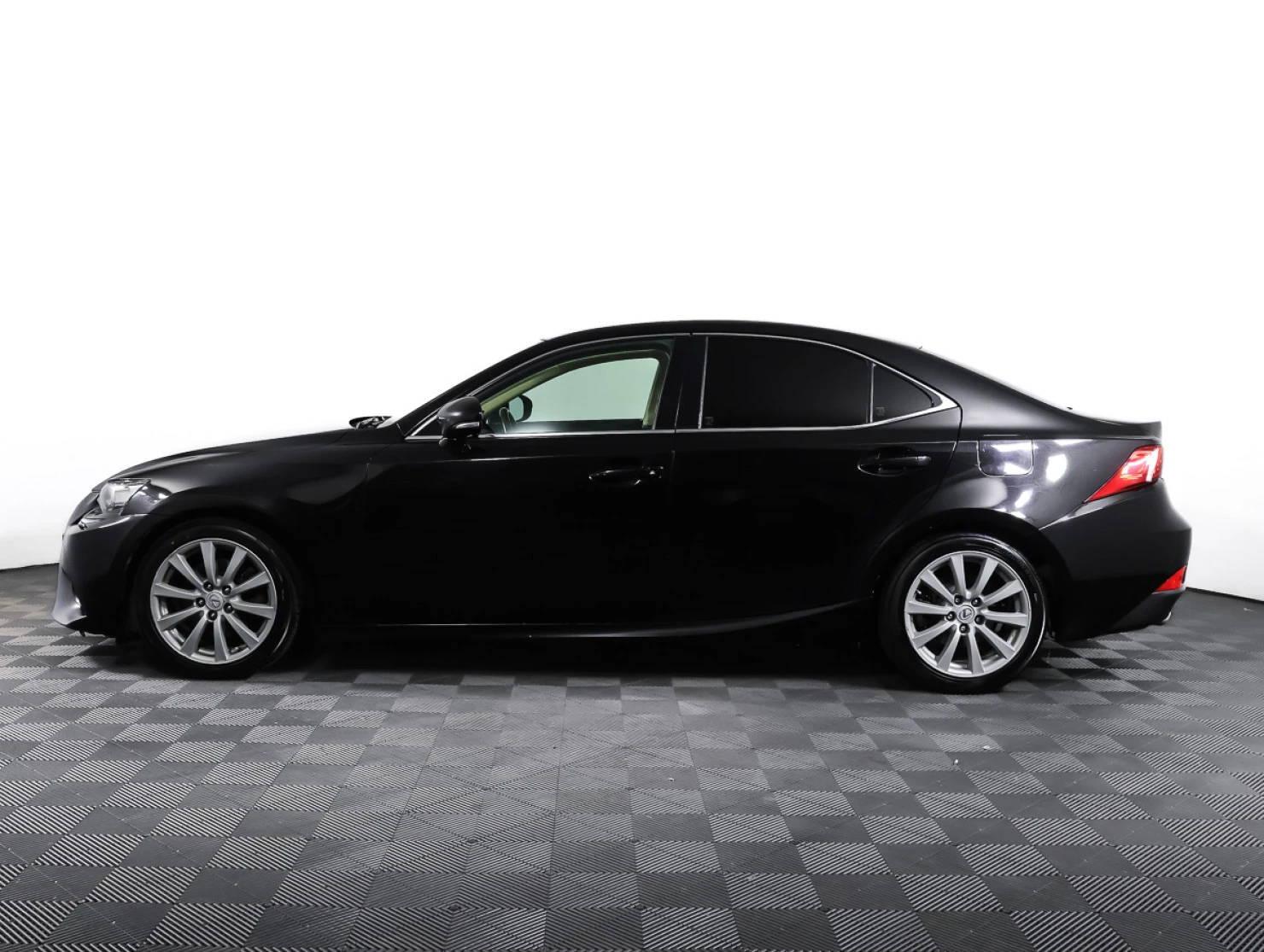 Lexus IS, 2014