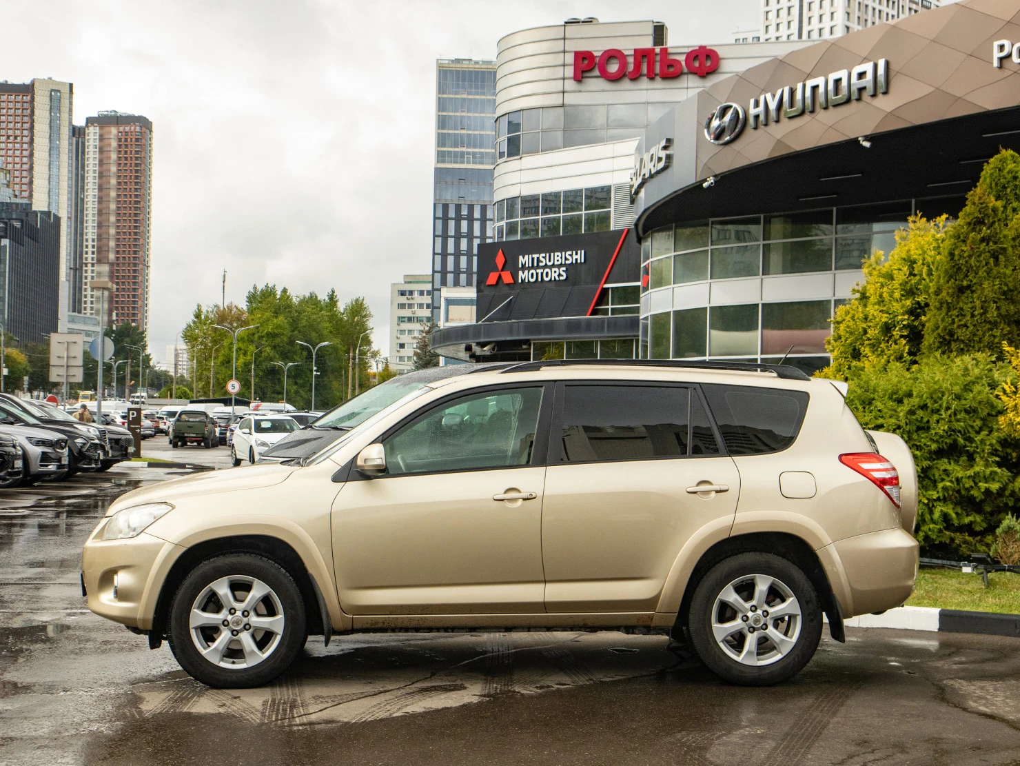 Toyota RAV4, 2011