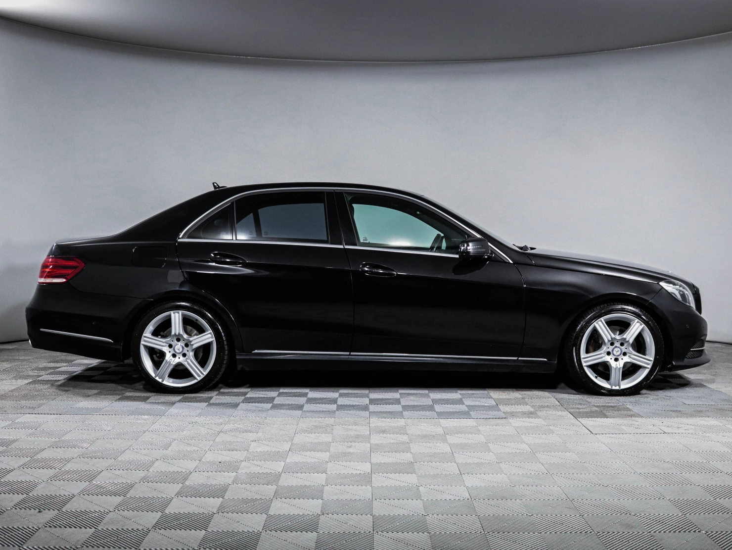 Mercedes-Benz E-Класс, 2013