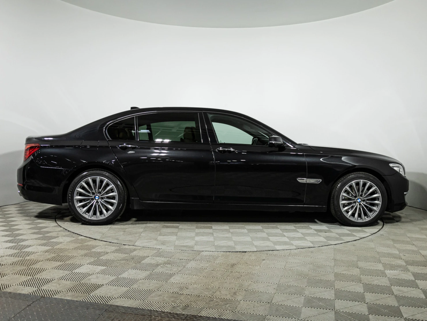 BMW 7 серии, 2014