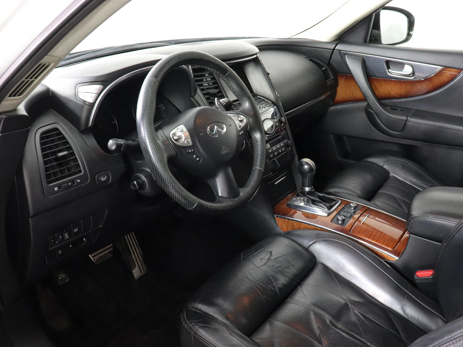 Infiniti FX, 2010