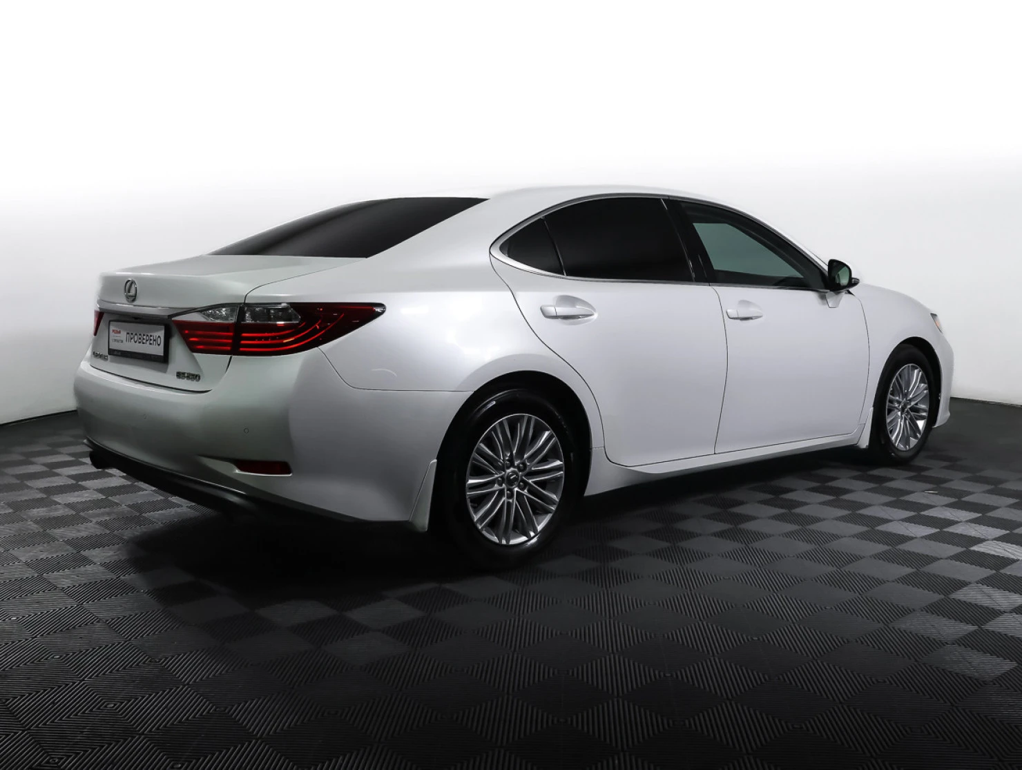 Lexus ES, 2014