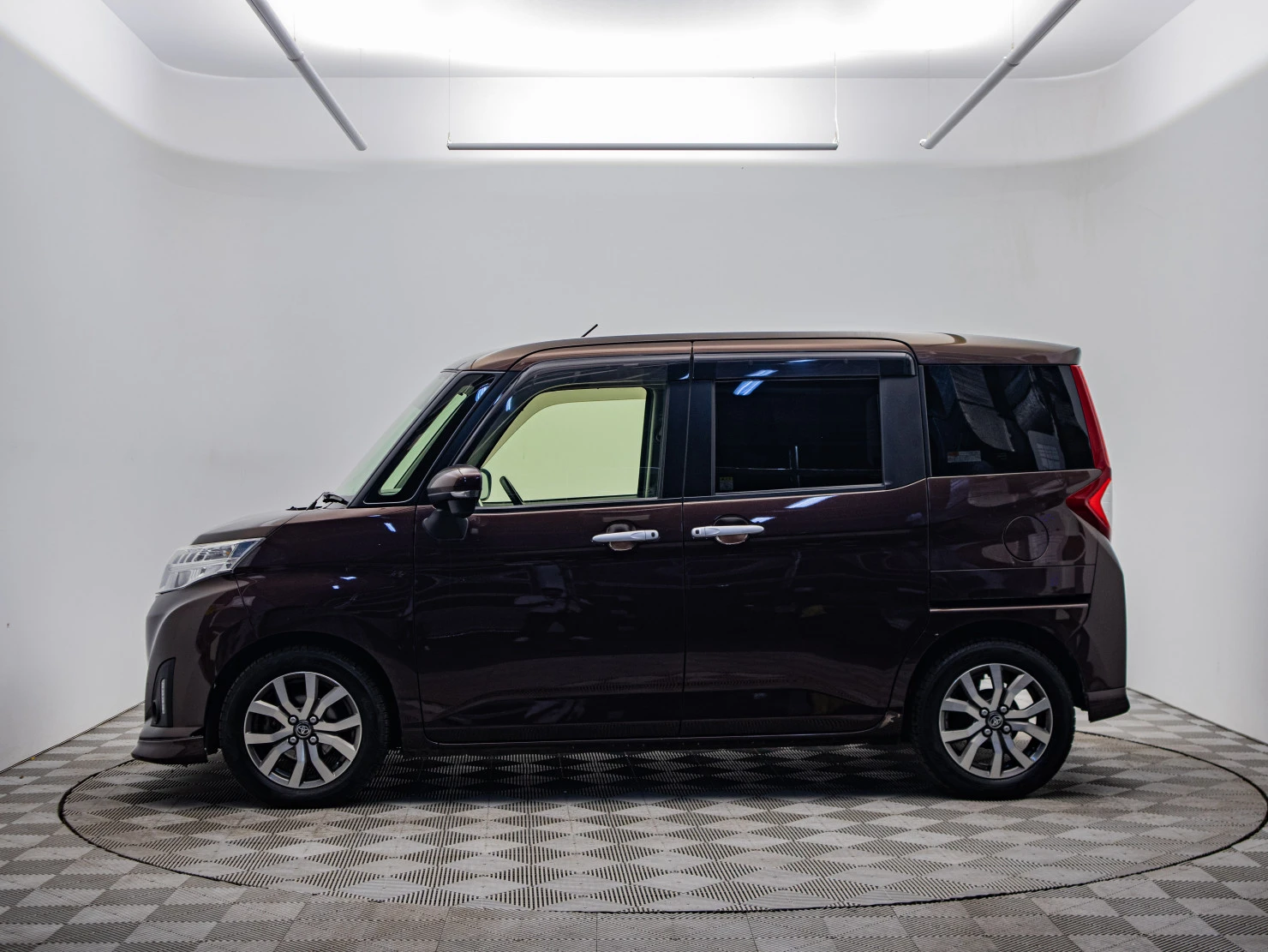 Toyota Roomy, 2017