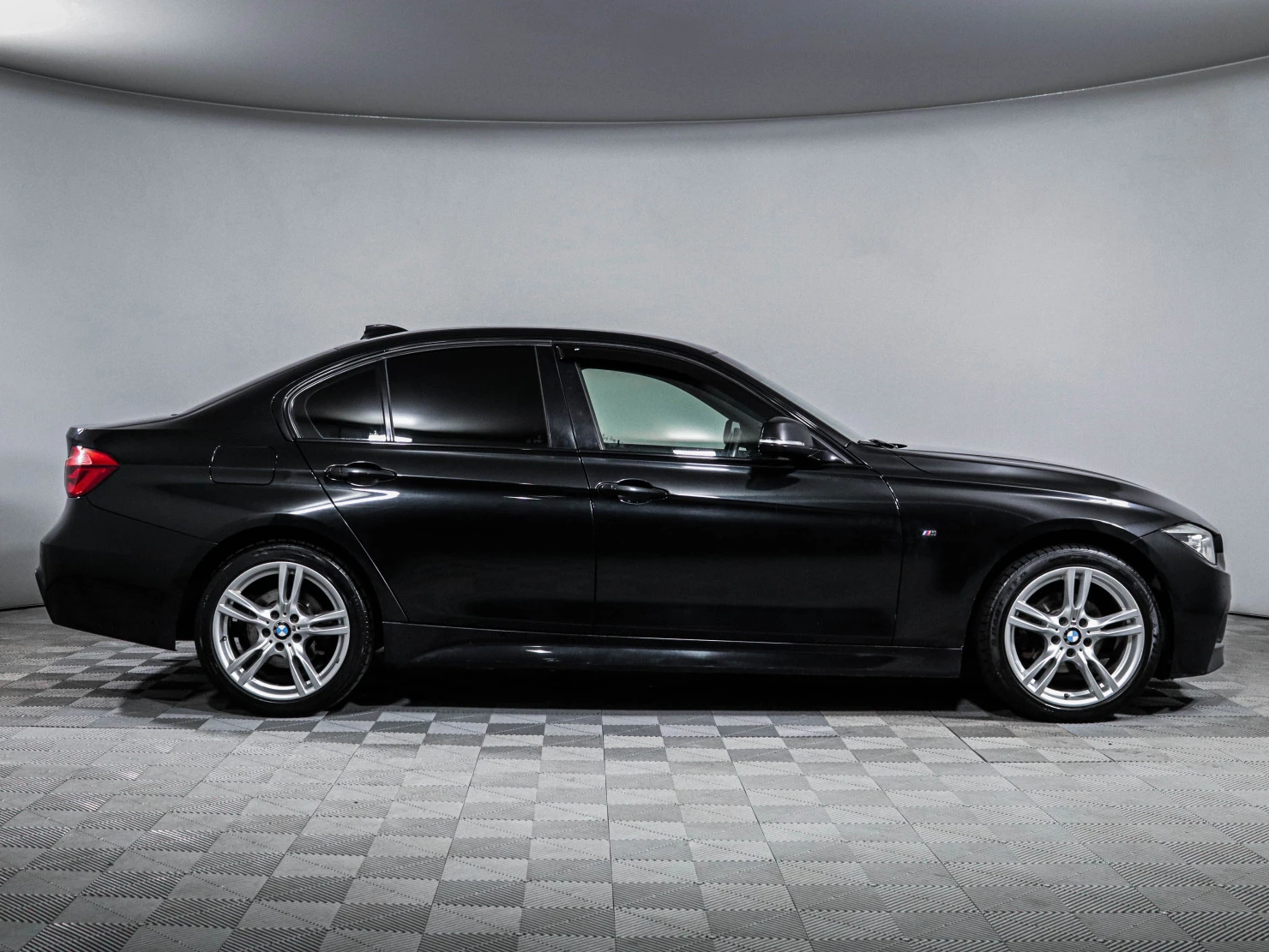 BMW 3 серии, 2016