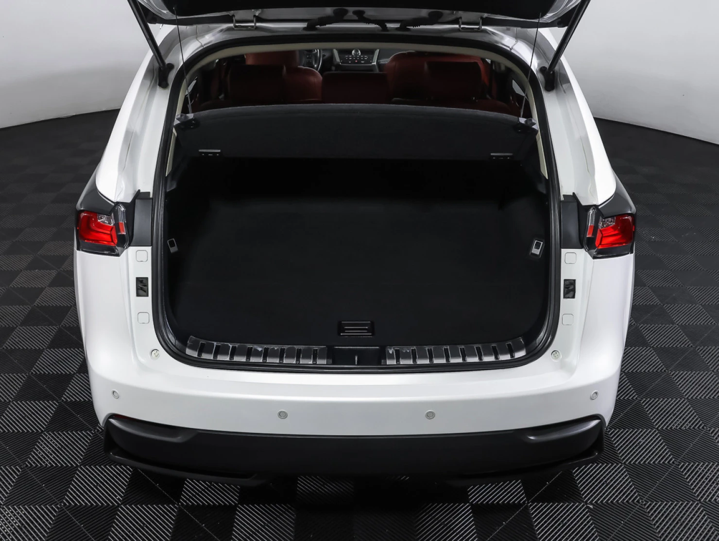 Lexus NX, 2016