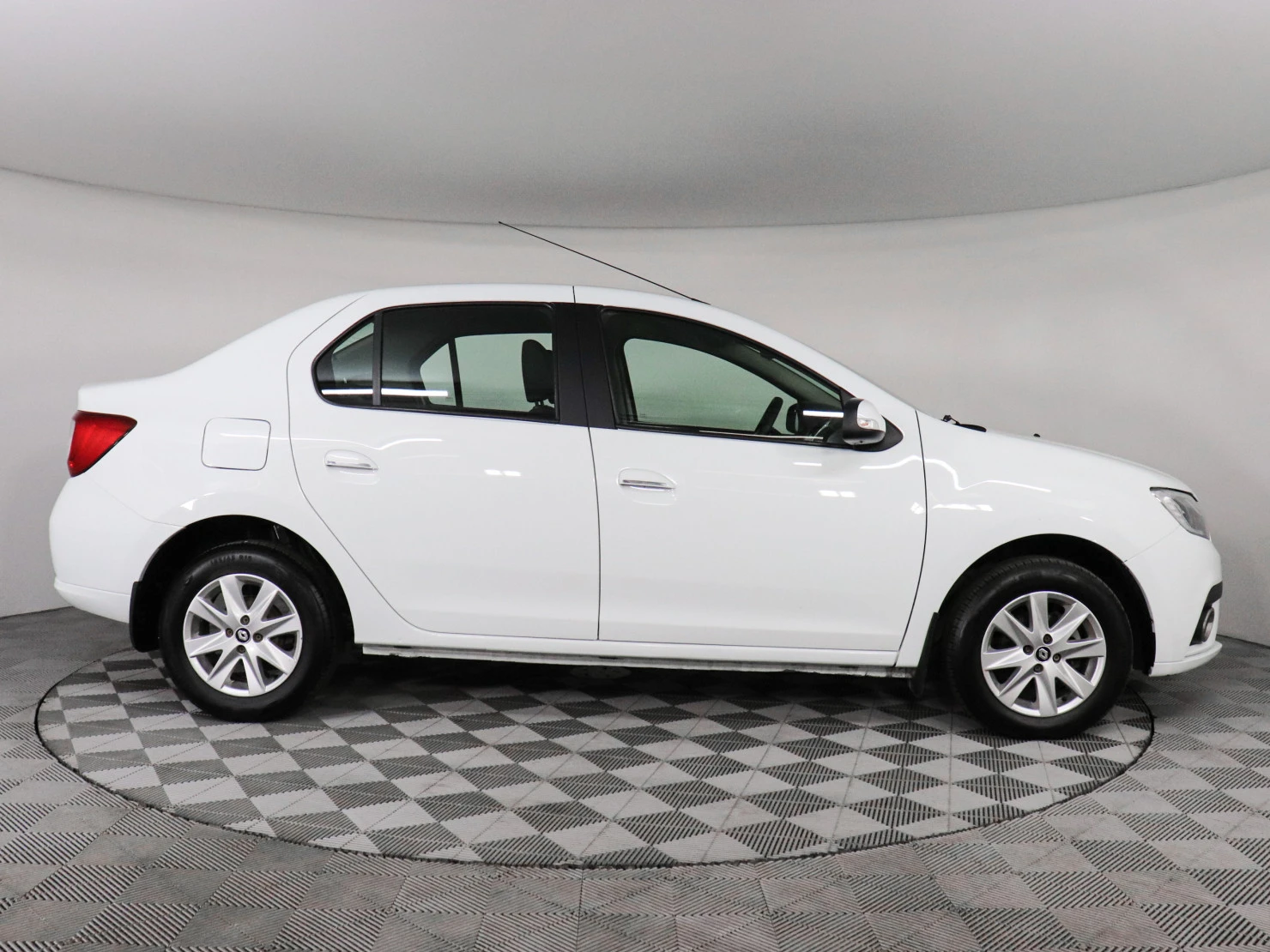 Renault Logan, 2019