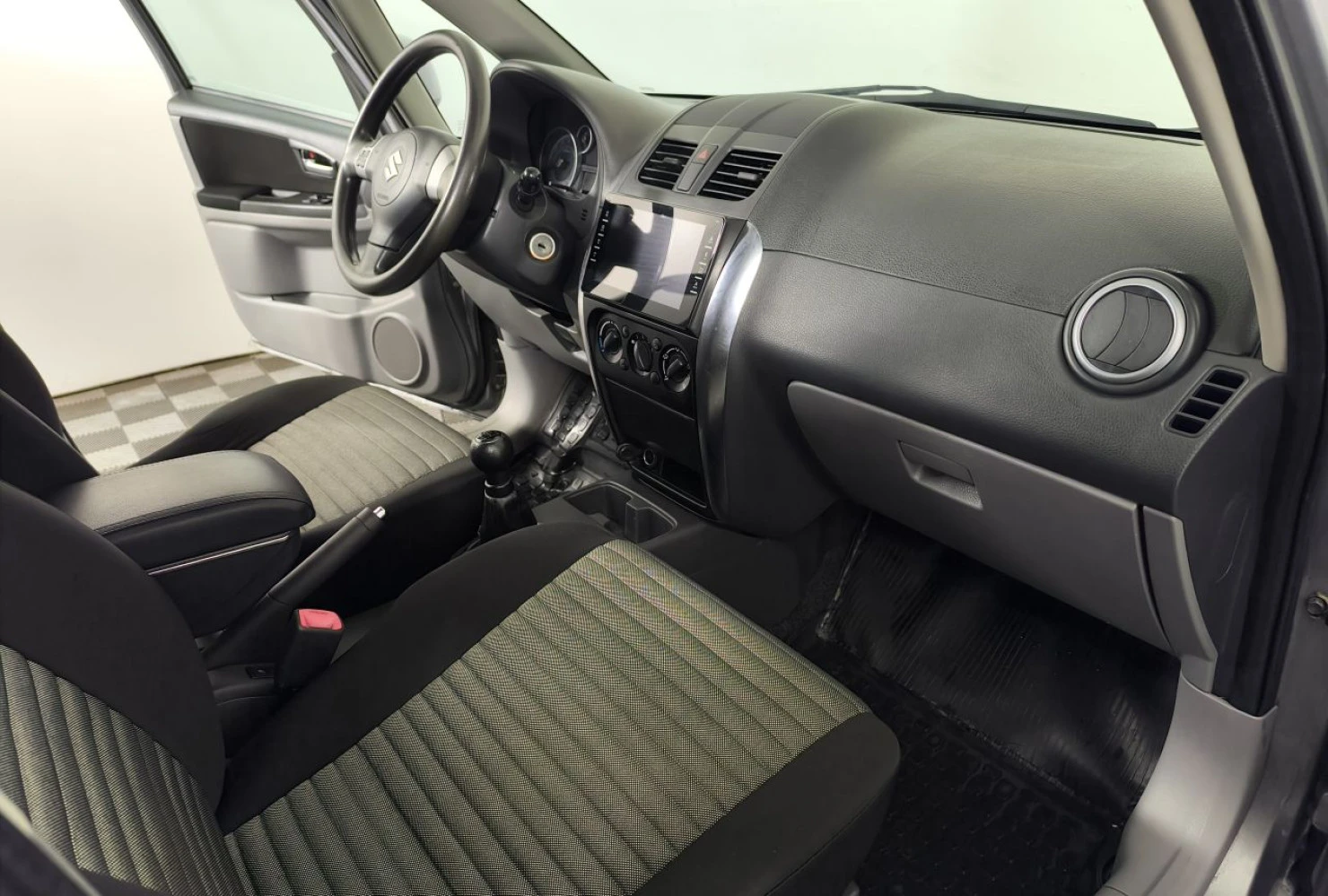 Suzuki SX4, 2011