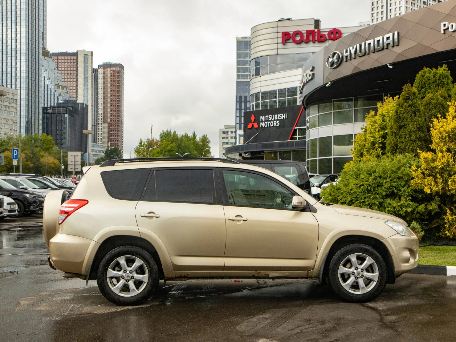 Toyota RAV4, 2011