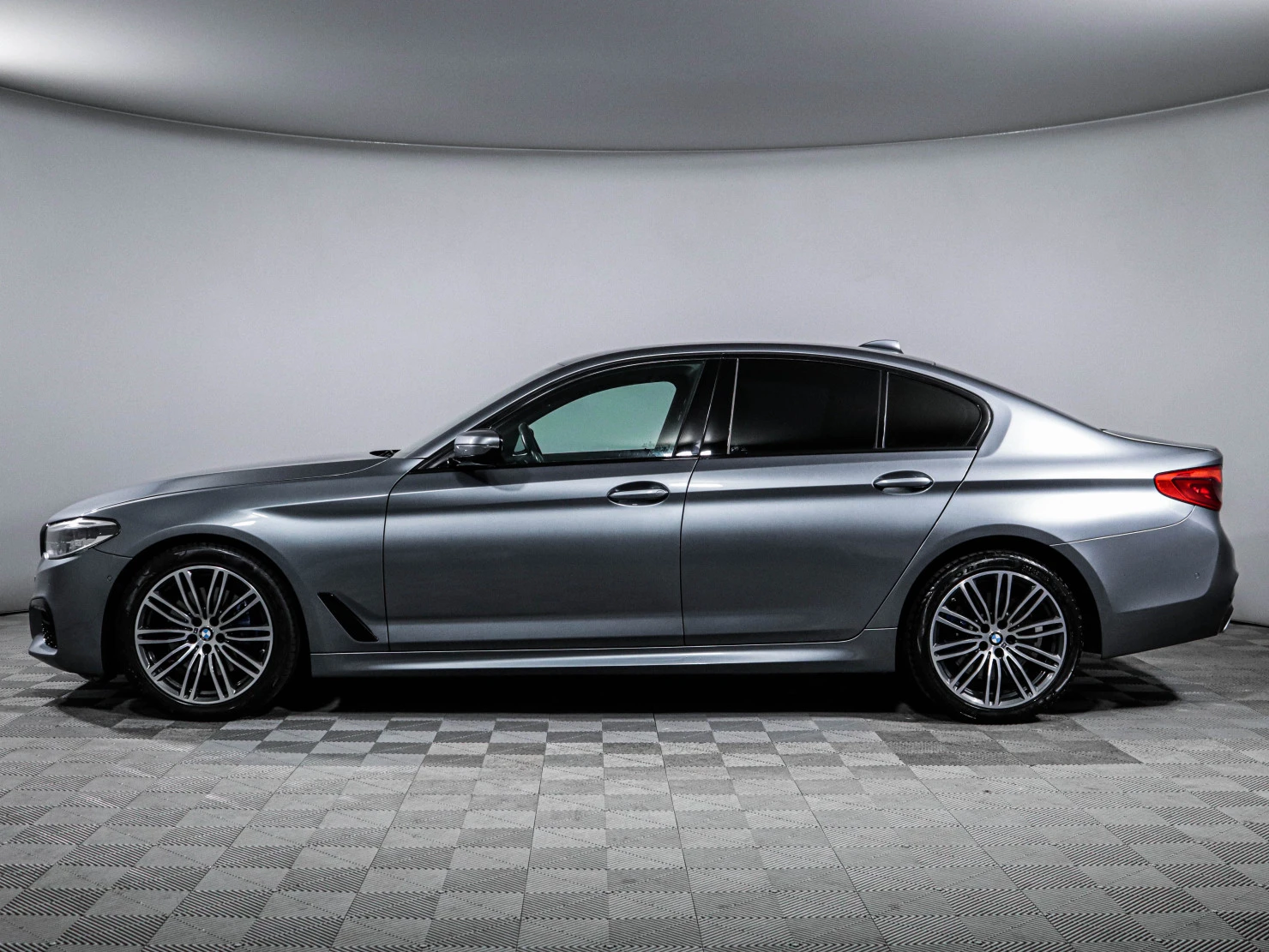 BMW 5 серии, 2019