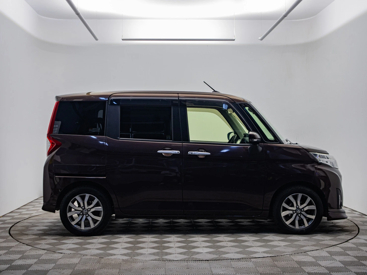 Toyota Roomy, 2017