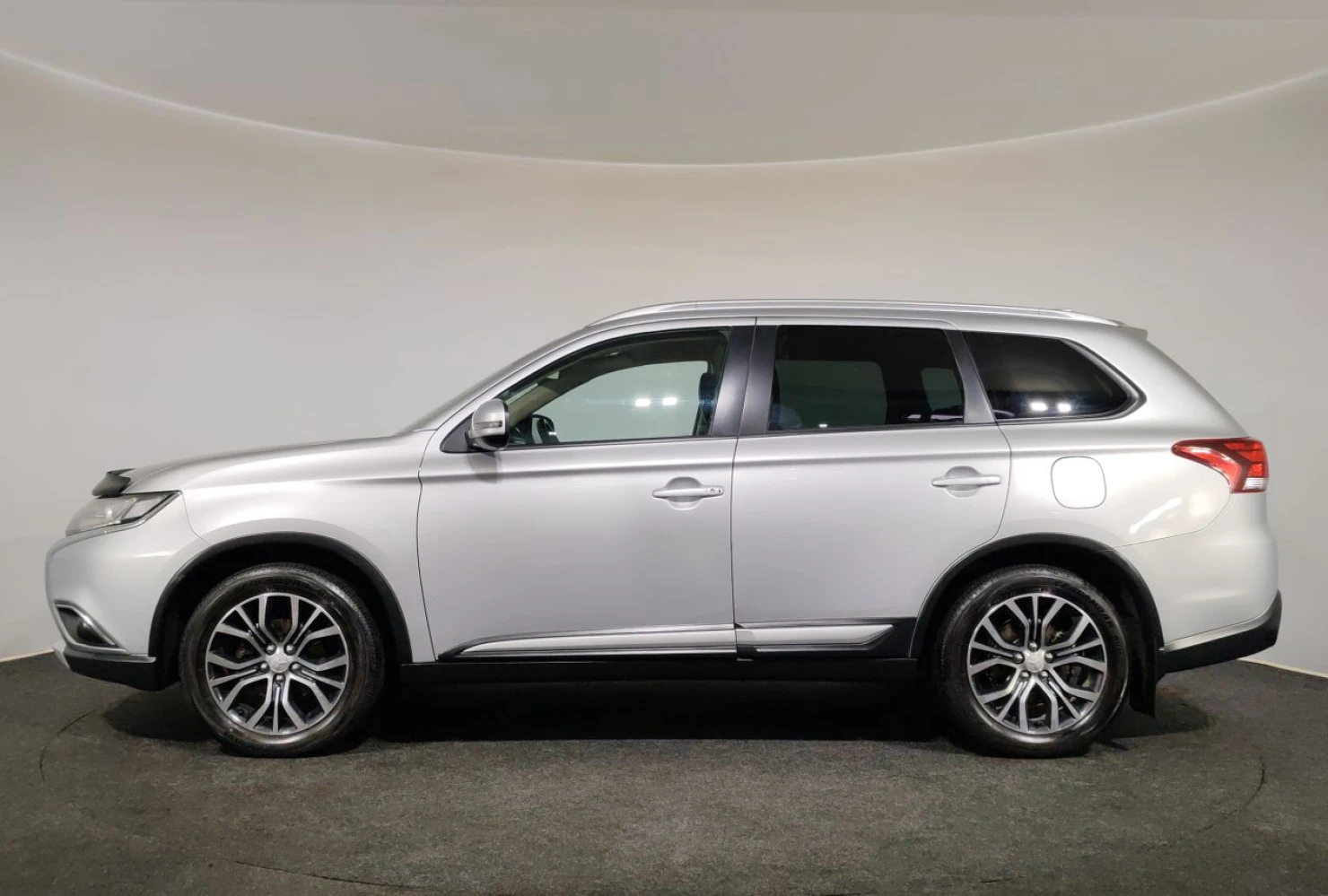 Mitsubishi OUTLANDER, 2017