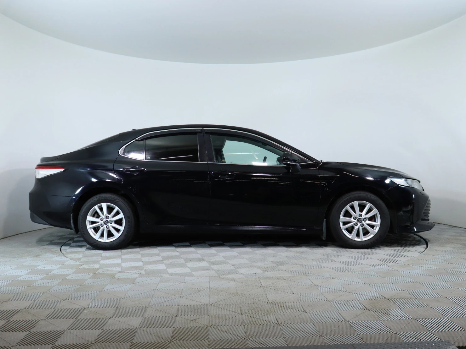 Toyota Camry, 2019