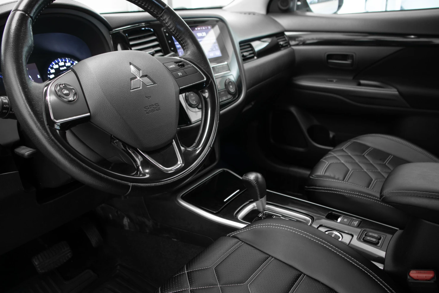 Mitsubishi OUTLANDER, 2018