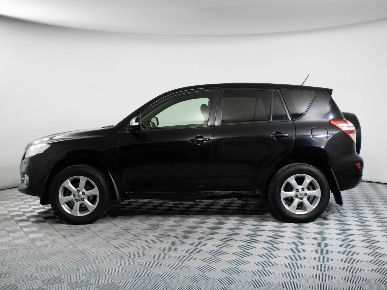 Toyota RAV4, 2010