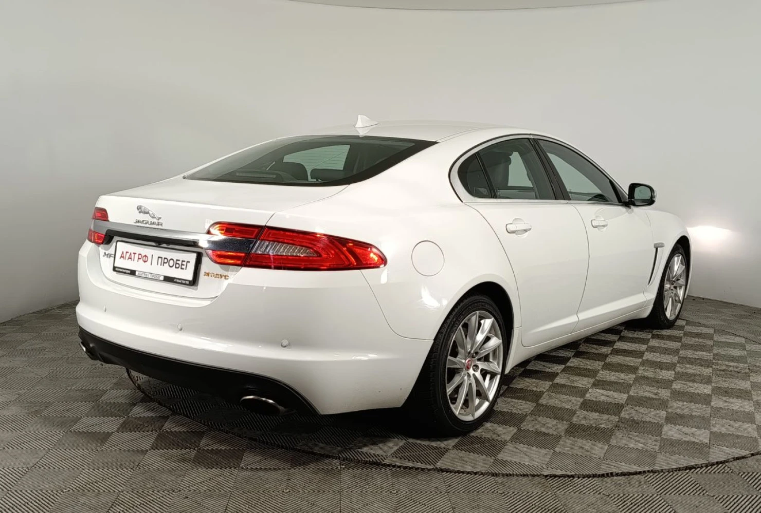 Jaguar XF, 2014