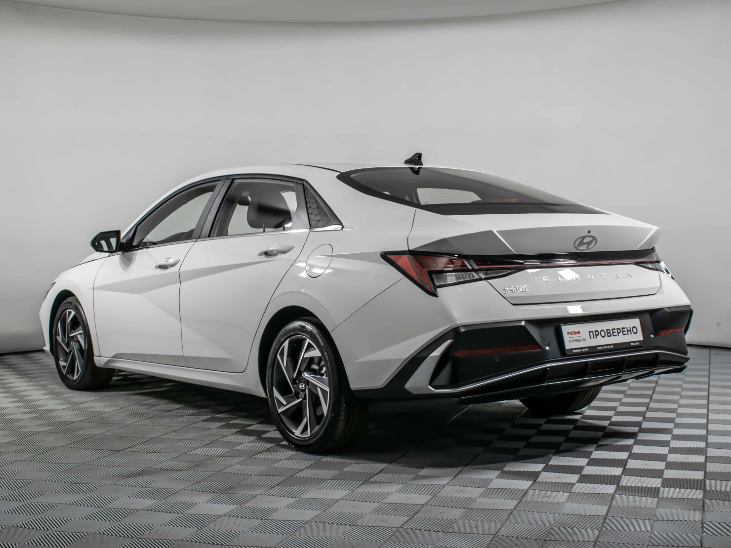 Hyundai Elantra, 2024