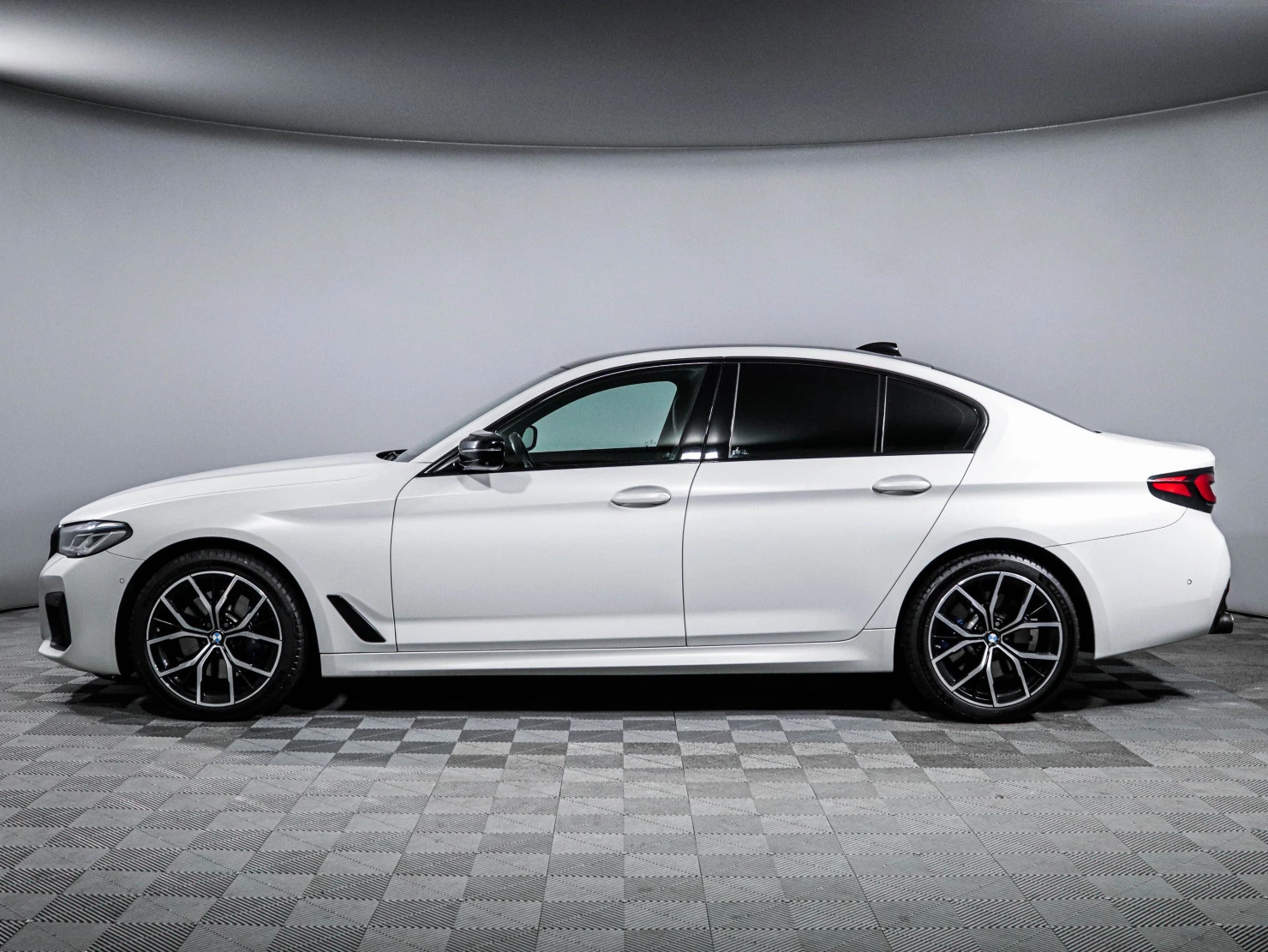 BMW 5 серии, 2021