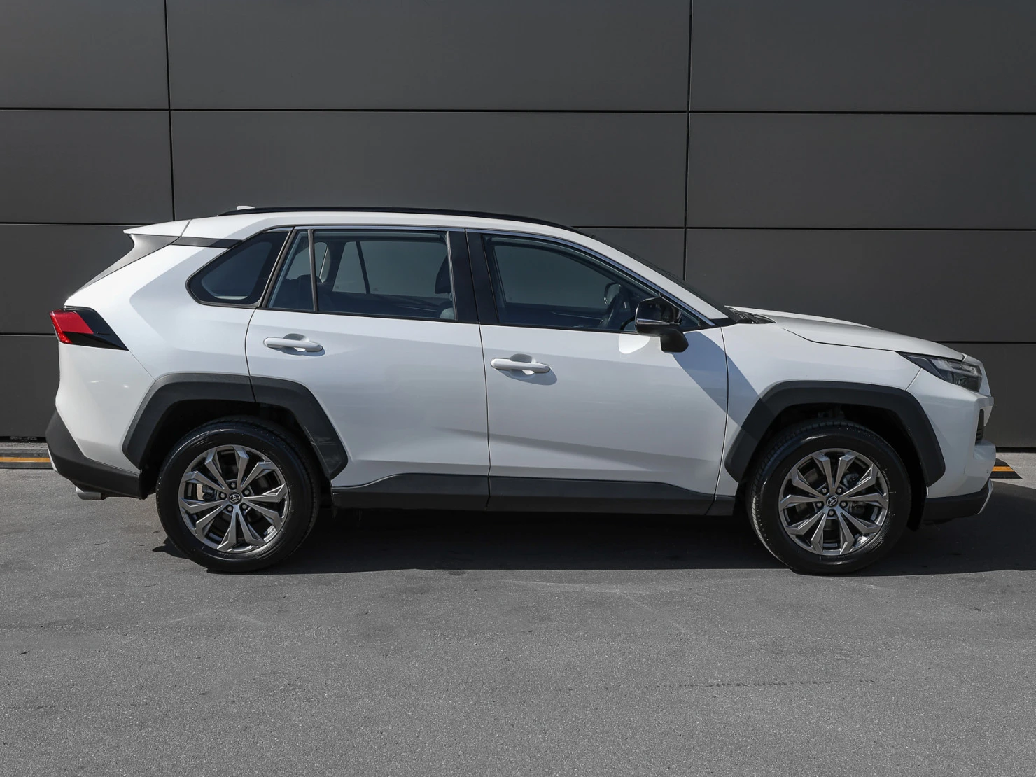 Toyota RAV4, 2024