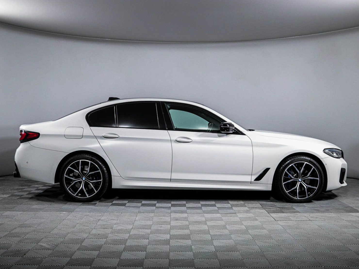 BMW 5 серии, 2021
