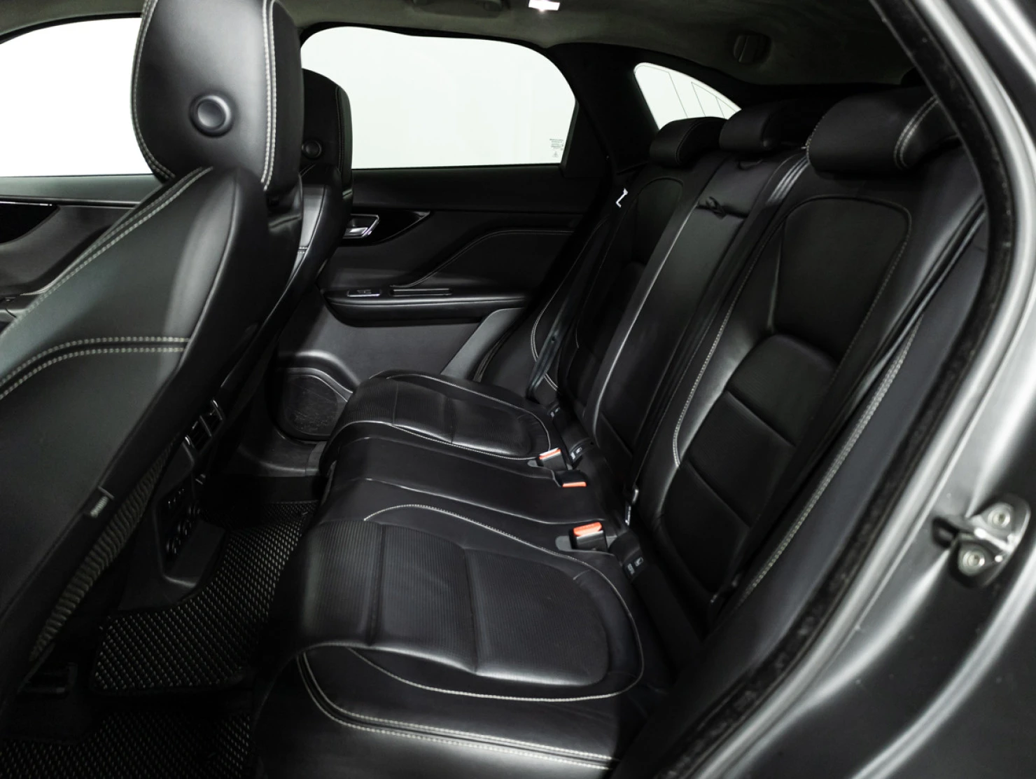 Jaguar F-PACE, 2016