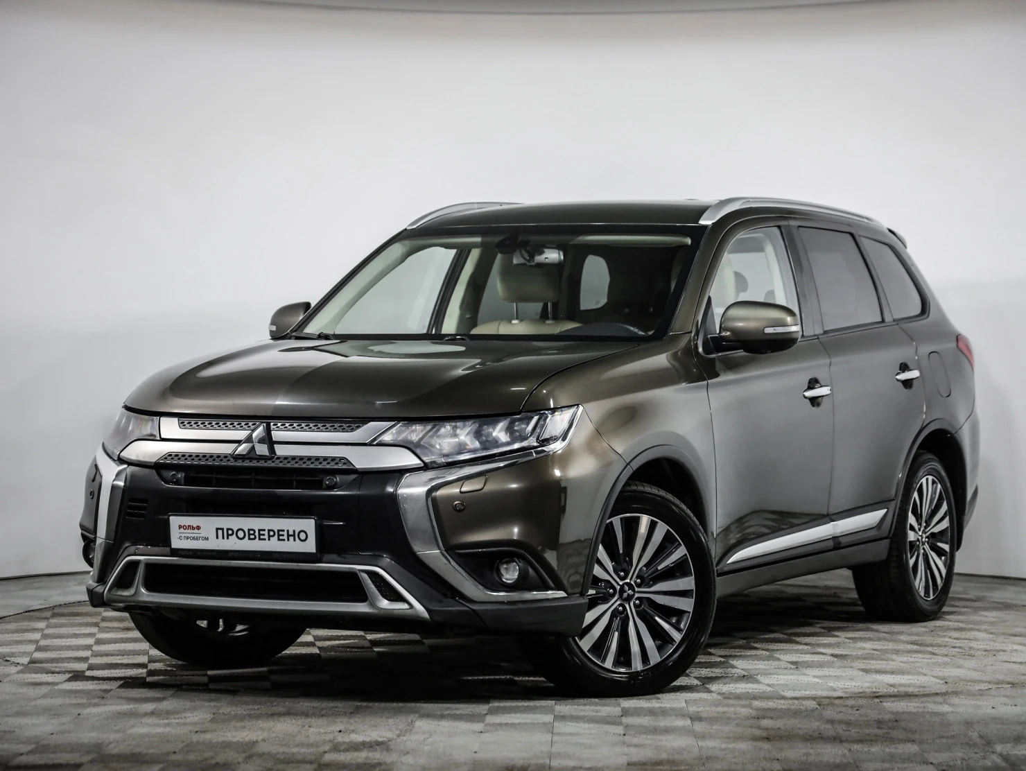 Mitsubishi OUTLANDER, 2020
