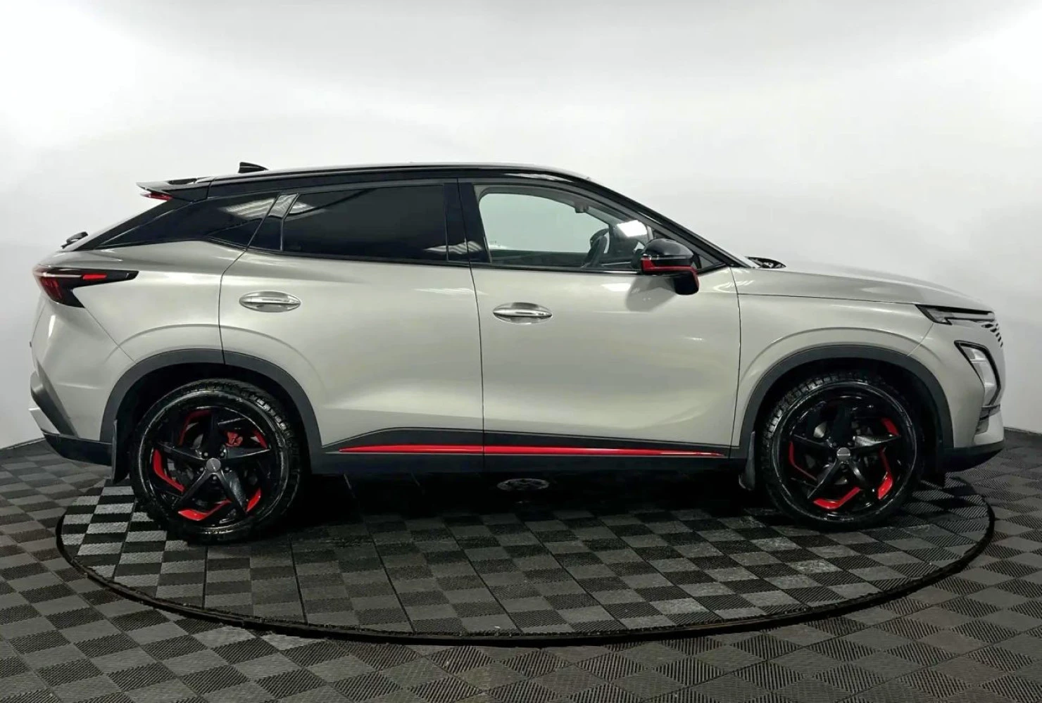 OMODA C5, 2023