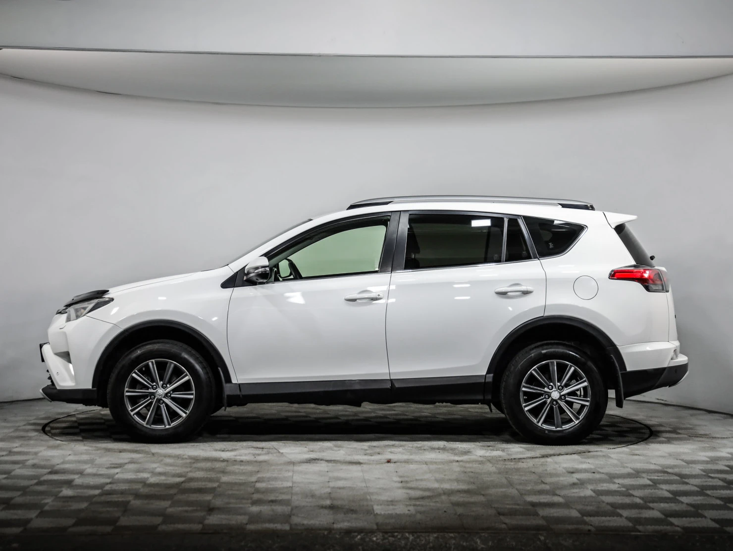 Toyota RAV4, 2015