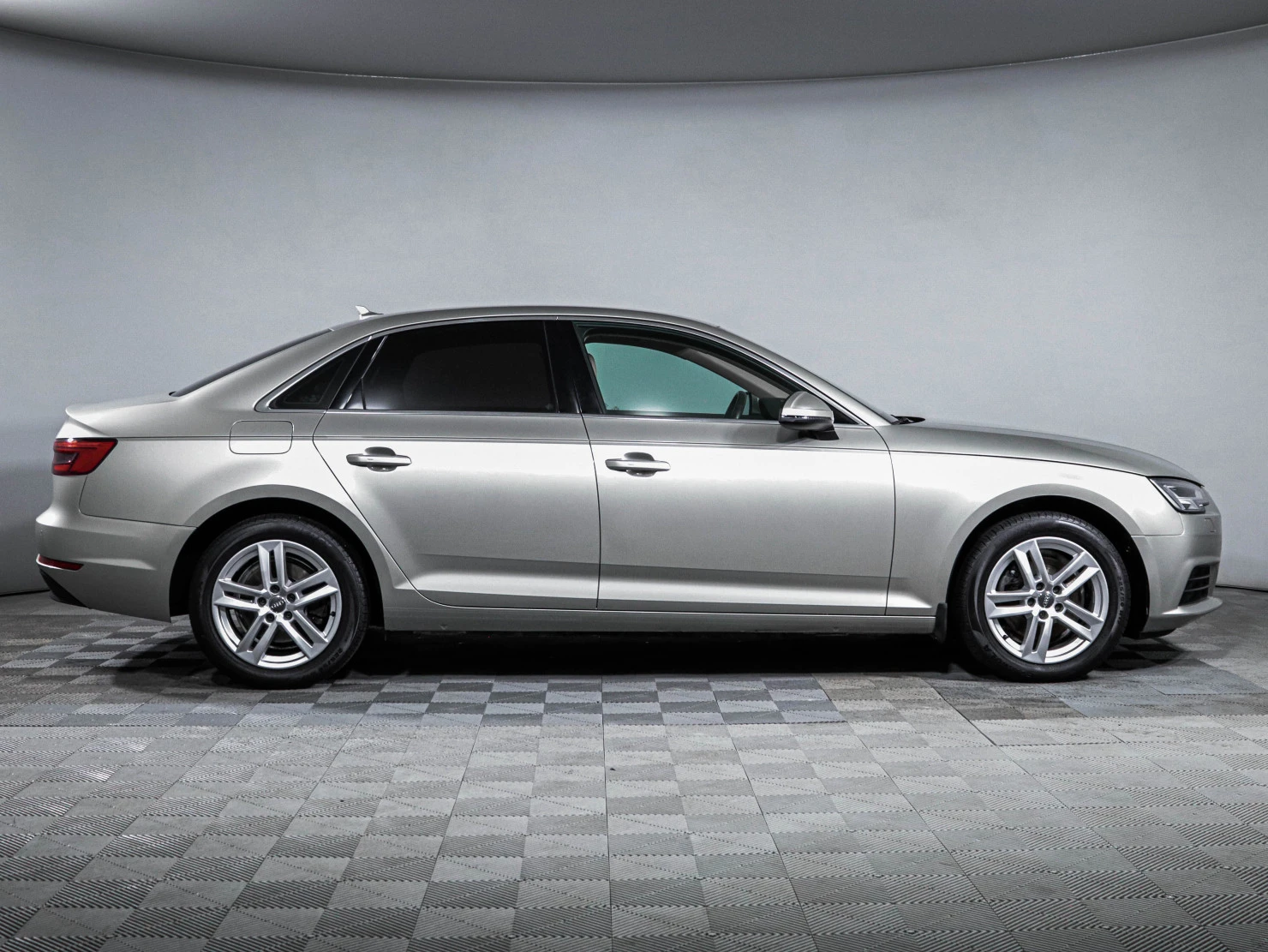 Audi A4, 2017