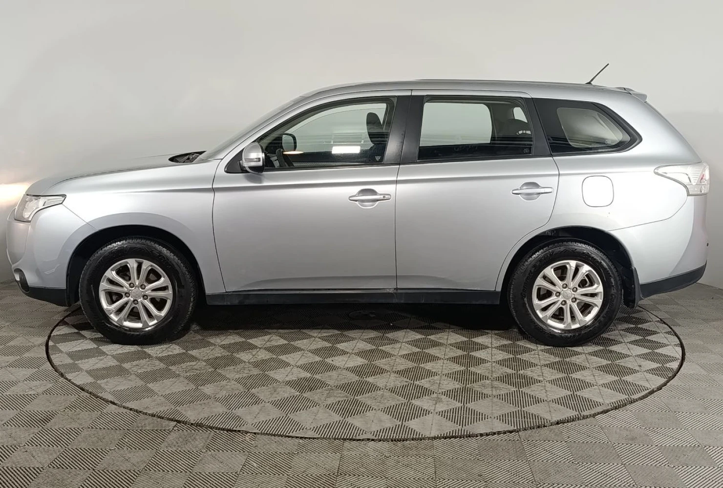 Mitsubishi OUTLANDER, 2012
