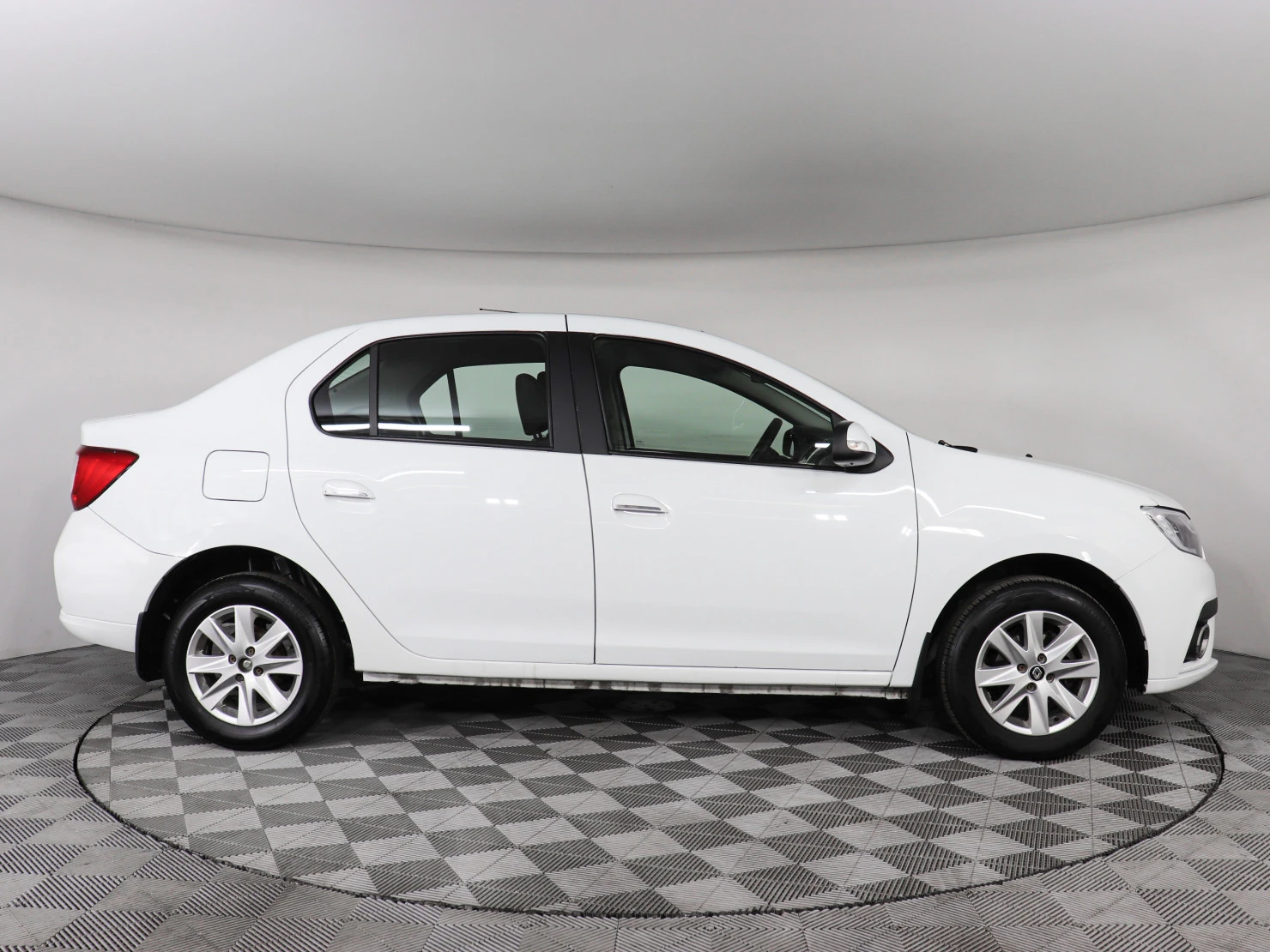 Renault Logan, 2019