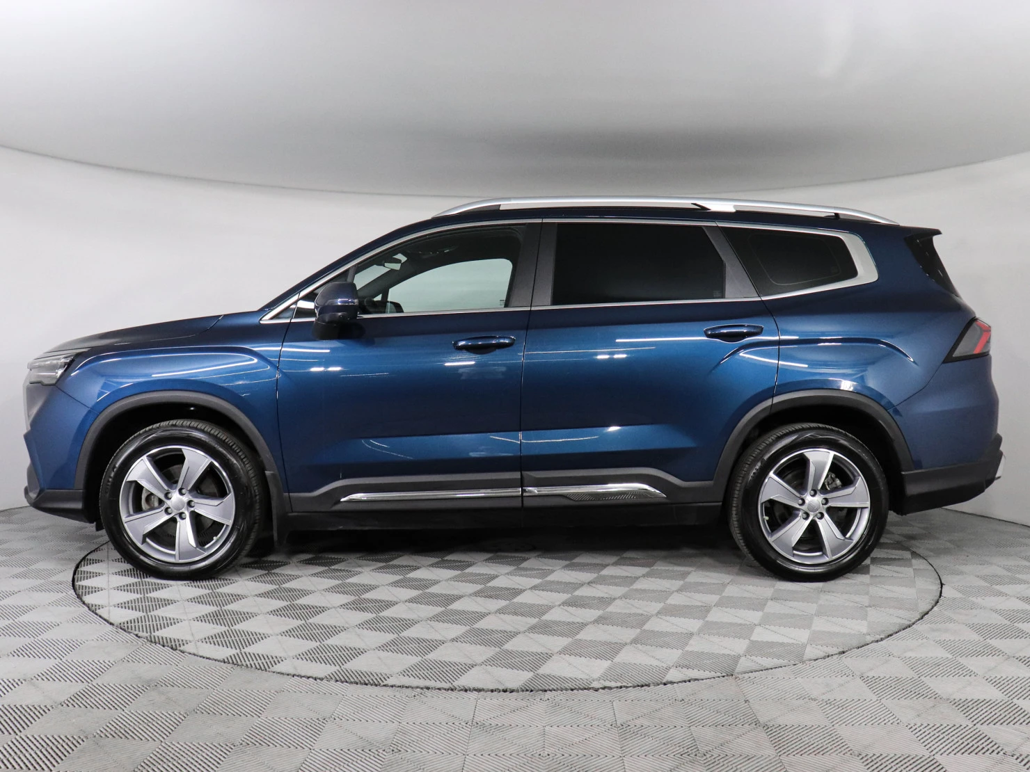 Geely Okavango, 2024