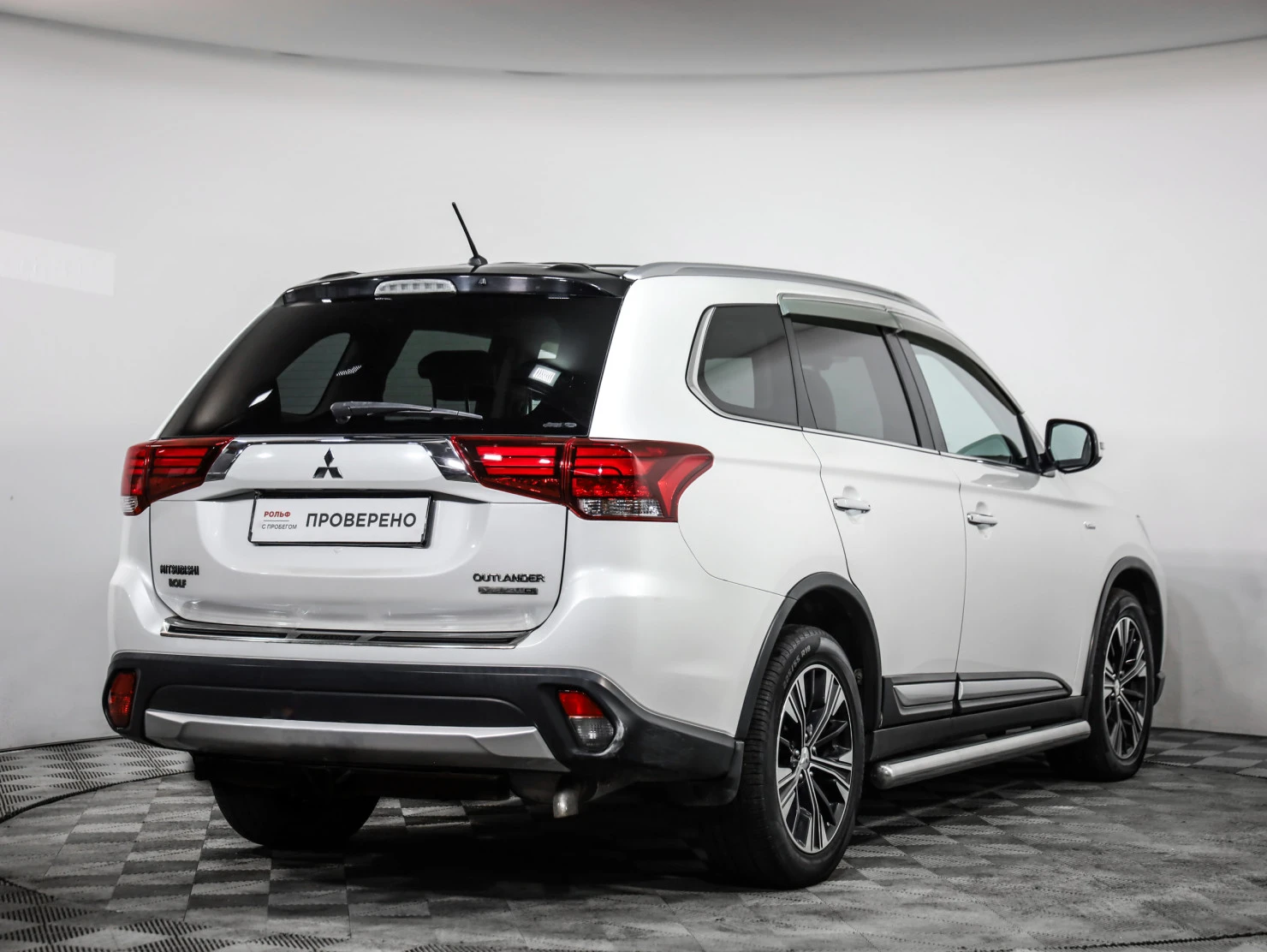 Mitsubishi OUTLANDER, 2016