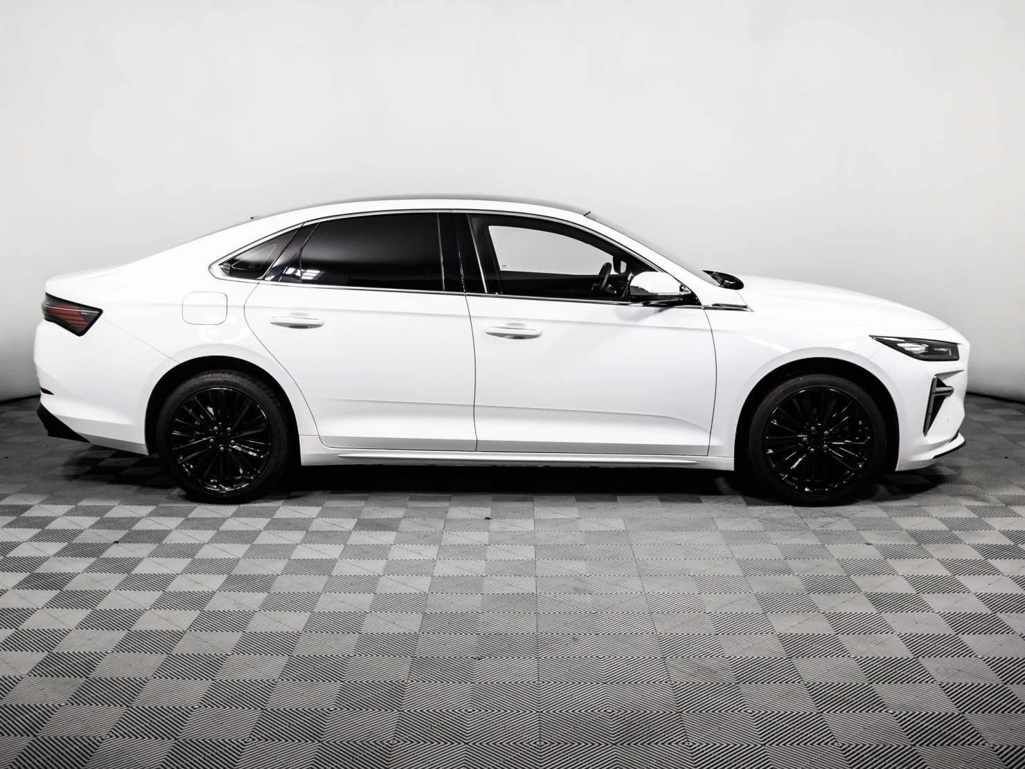 Geely Preface, 2024