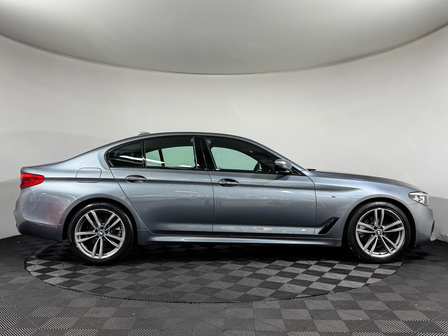 BMW 5 серии, 2018