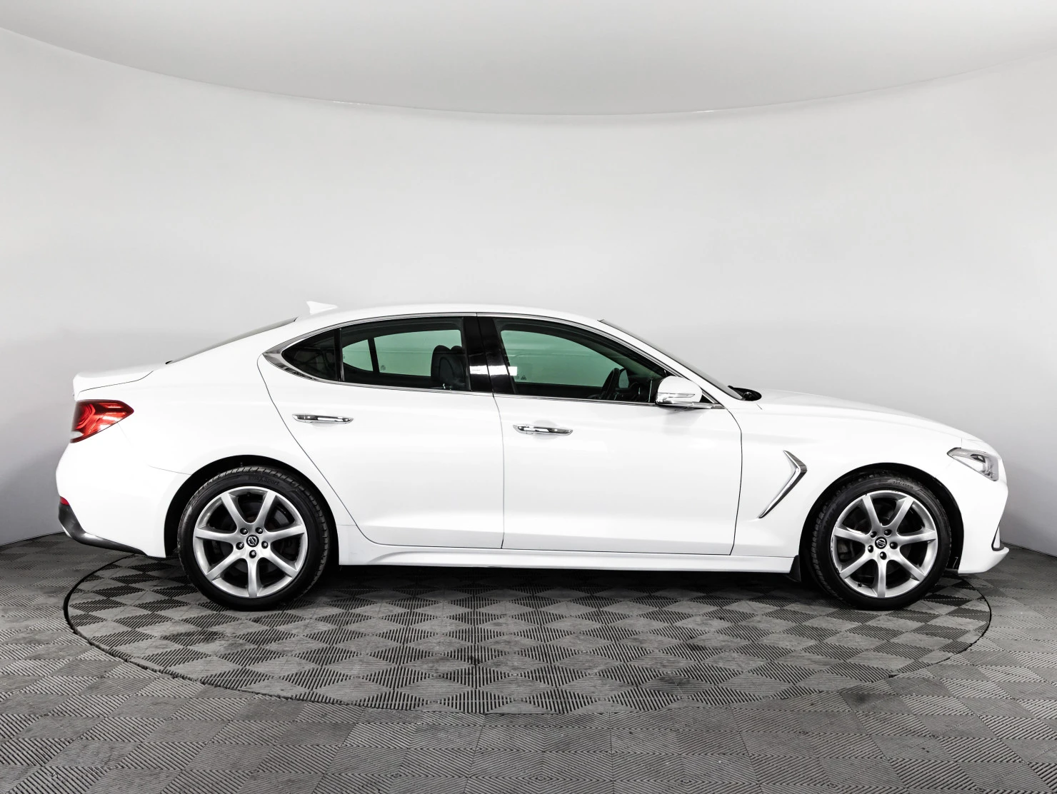 Genesis G70, 2018